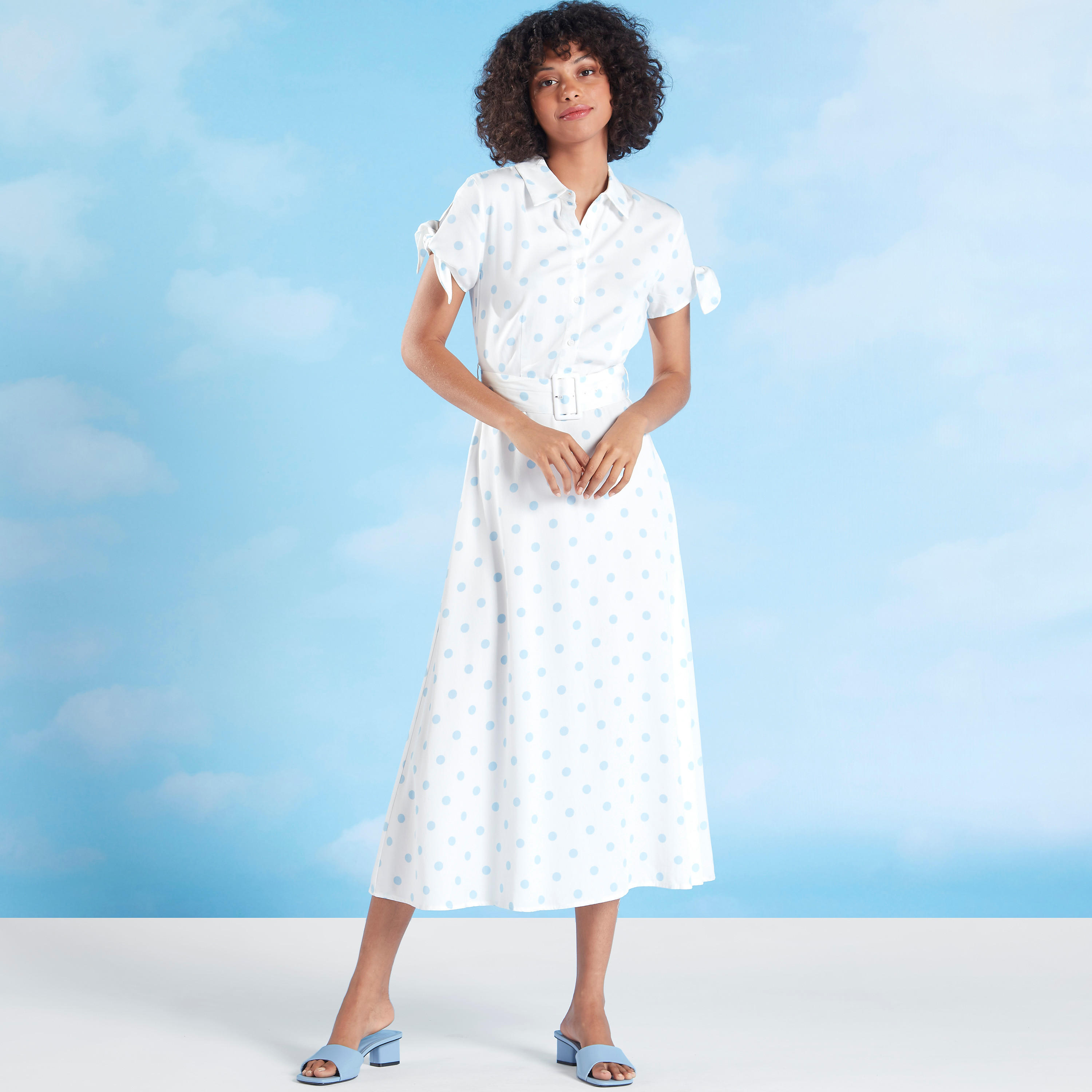 فستان قميص مستدام متوسط الطول بطبعات منقّطة من لي كوبر-women-clothing-dresses-image-1