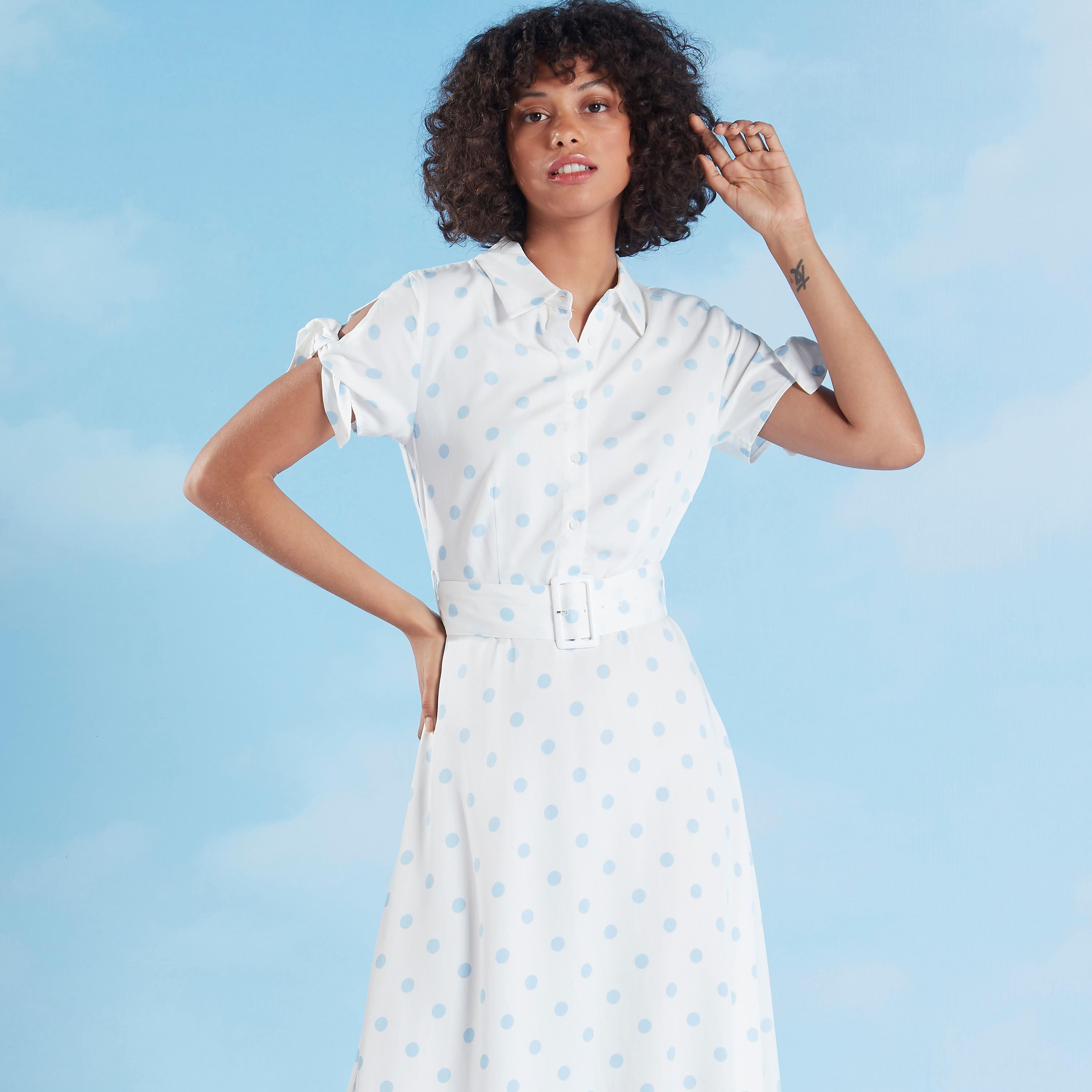 فستان قميص مستدام متوسط الطول بطبعات منقّطة من لي كوبر-women-clothing-dresses-image-2