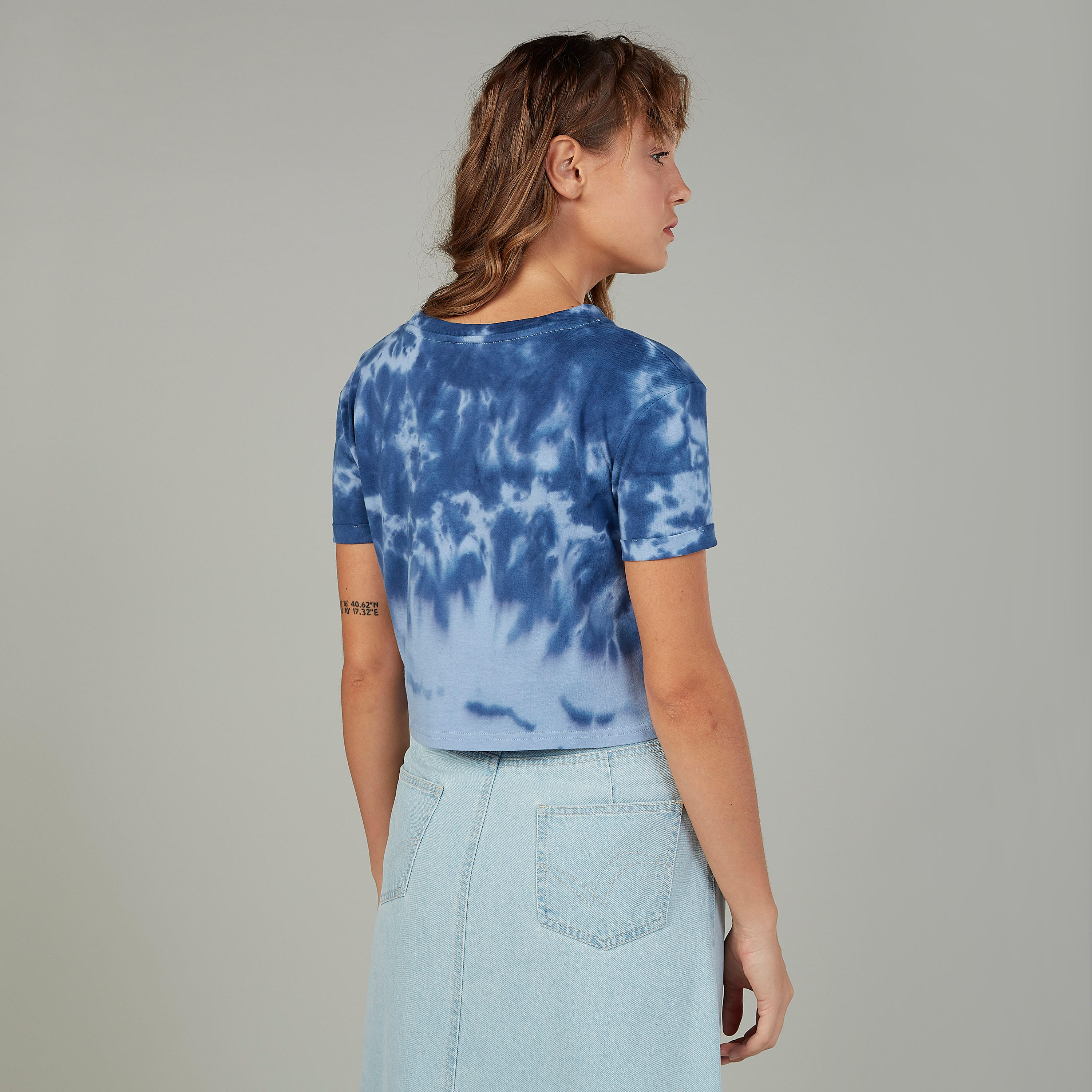 تيشيرت مستدام سليم فيت بياقة ضيّقة وطبعات باتمان -women-clothing-tshirts-image-4