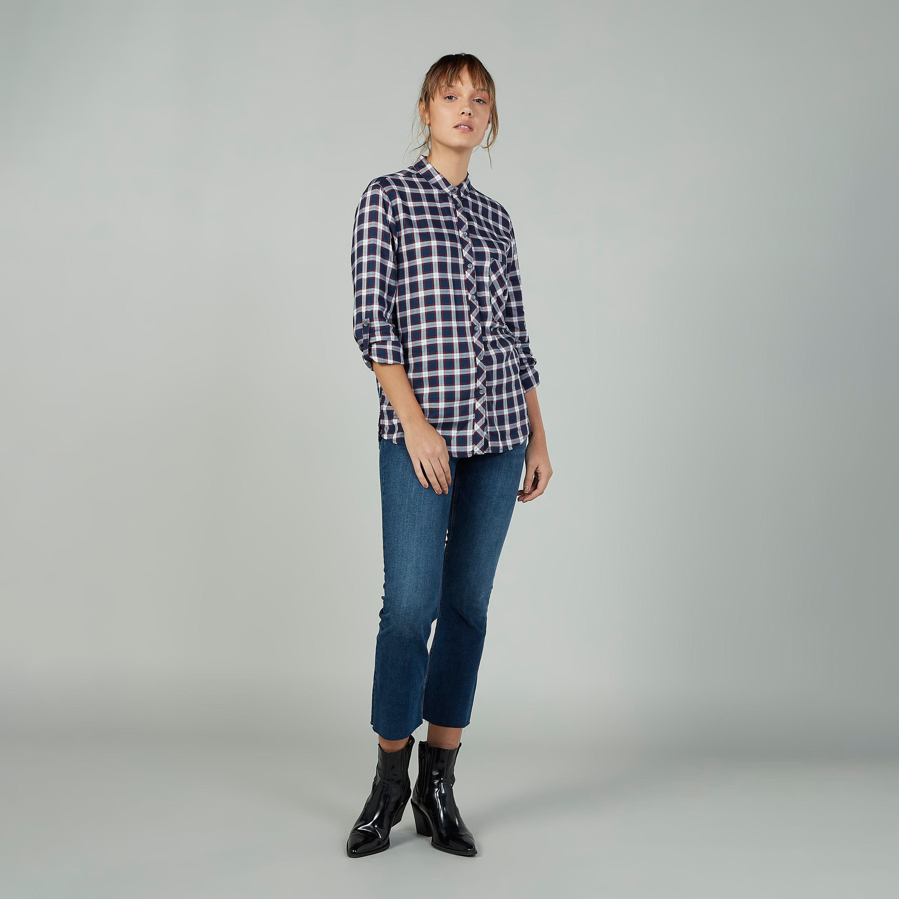 قميص كاروهات بأكمام طويلة وجيب على الصدر من لي كوبر-women-clothing-shirtsandblouses-shirts-image-2