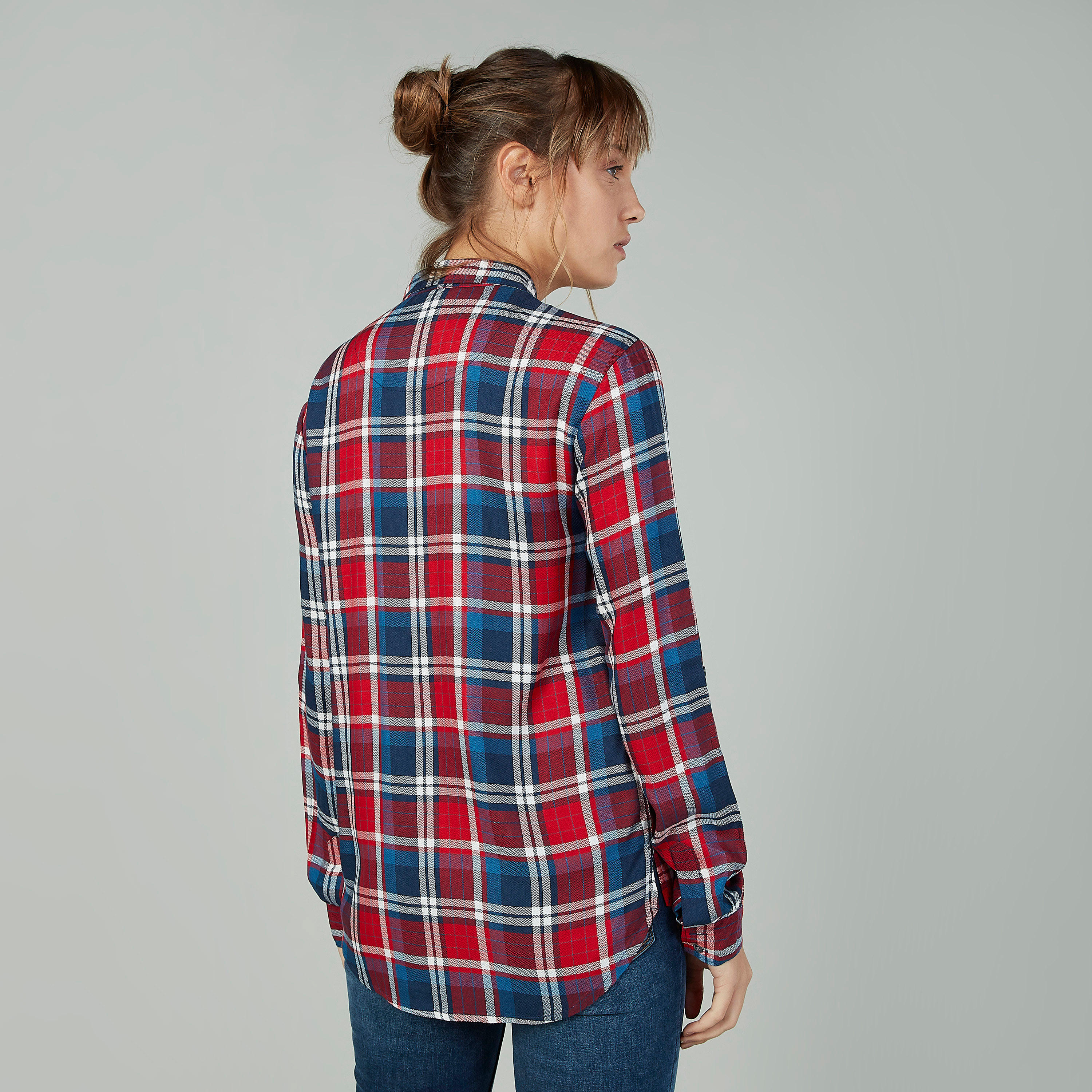 قميص كاروهات بياقة عاديّة وأكمام طويلة من لي كوبر-women-clothing-shirtsandblouses-shirts-image-4