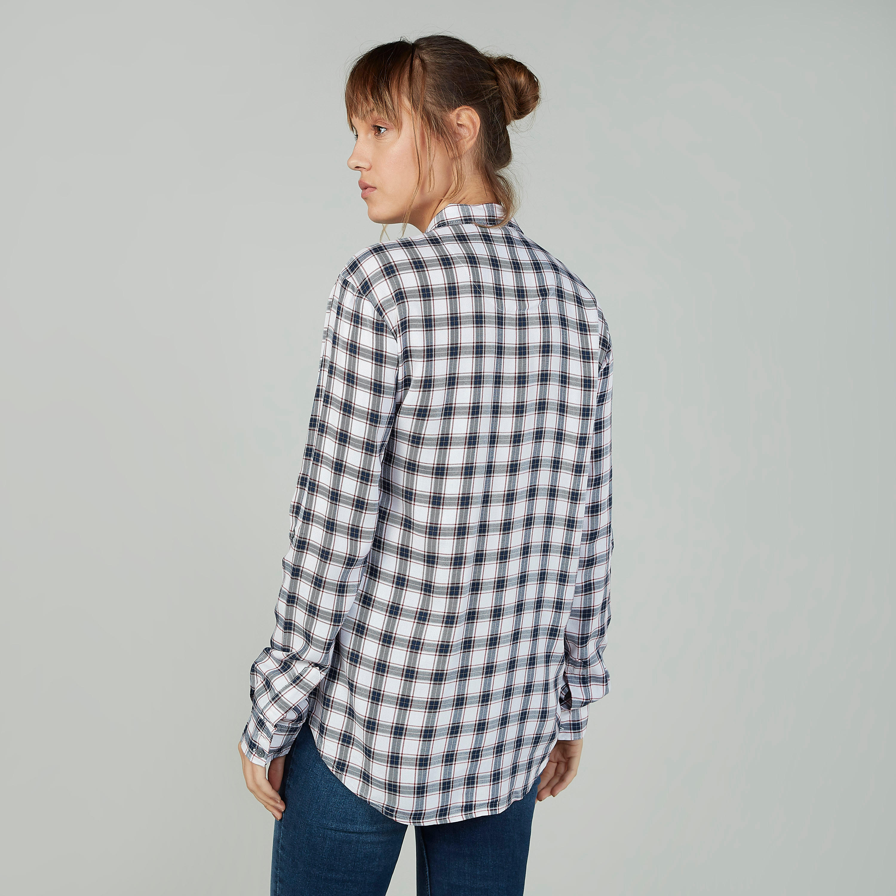 قميص كاروهات بياقة عاديّة وأكمام طويلة من لي كوبر-women-clothing-shirtsandblouses-shirts-image-4