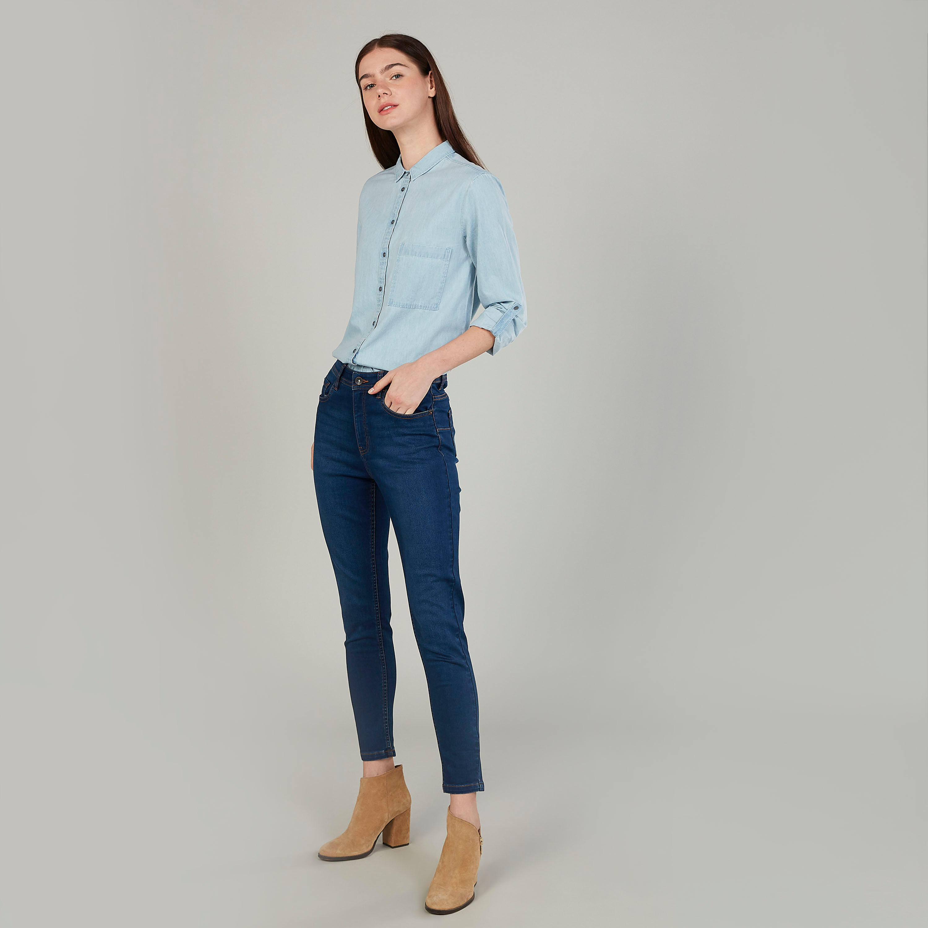 قميص سادة مخطط بأكمام طويلة وجيب على الصدر من لي كوبر-women-clothing-shirtsandblouses-shirts-image-2