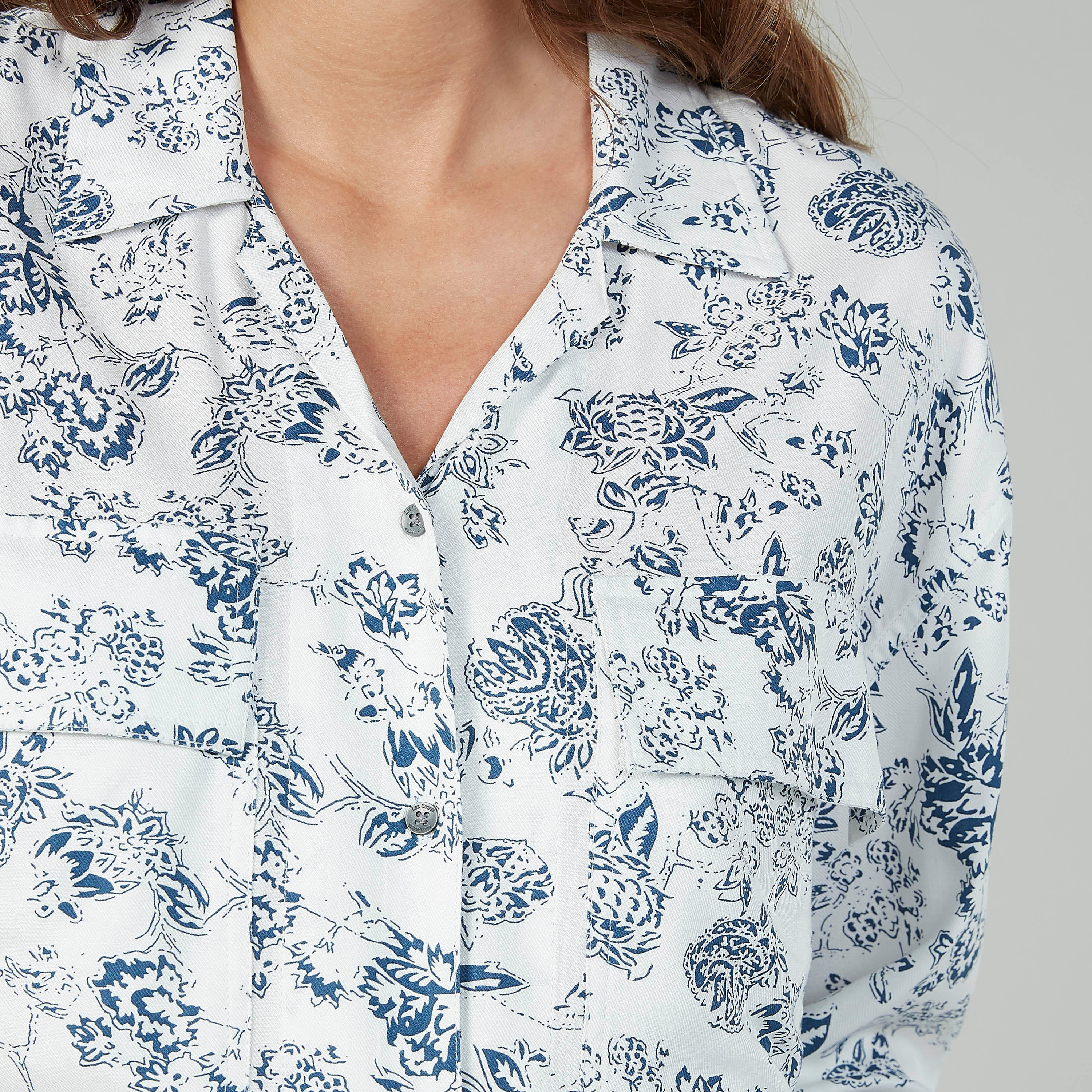 قميص بأكمام طويلة وجيوب بطيّة وطبعات زهرية من لي كوبر-women-clothing-shirtsandblouses-shirts-image-3