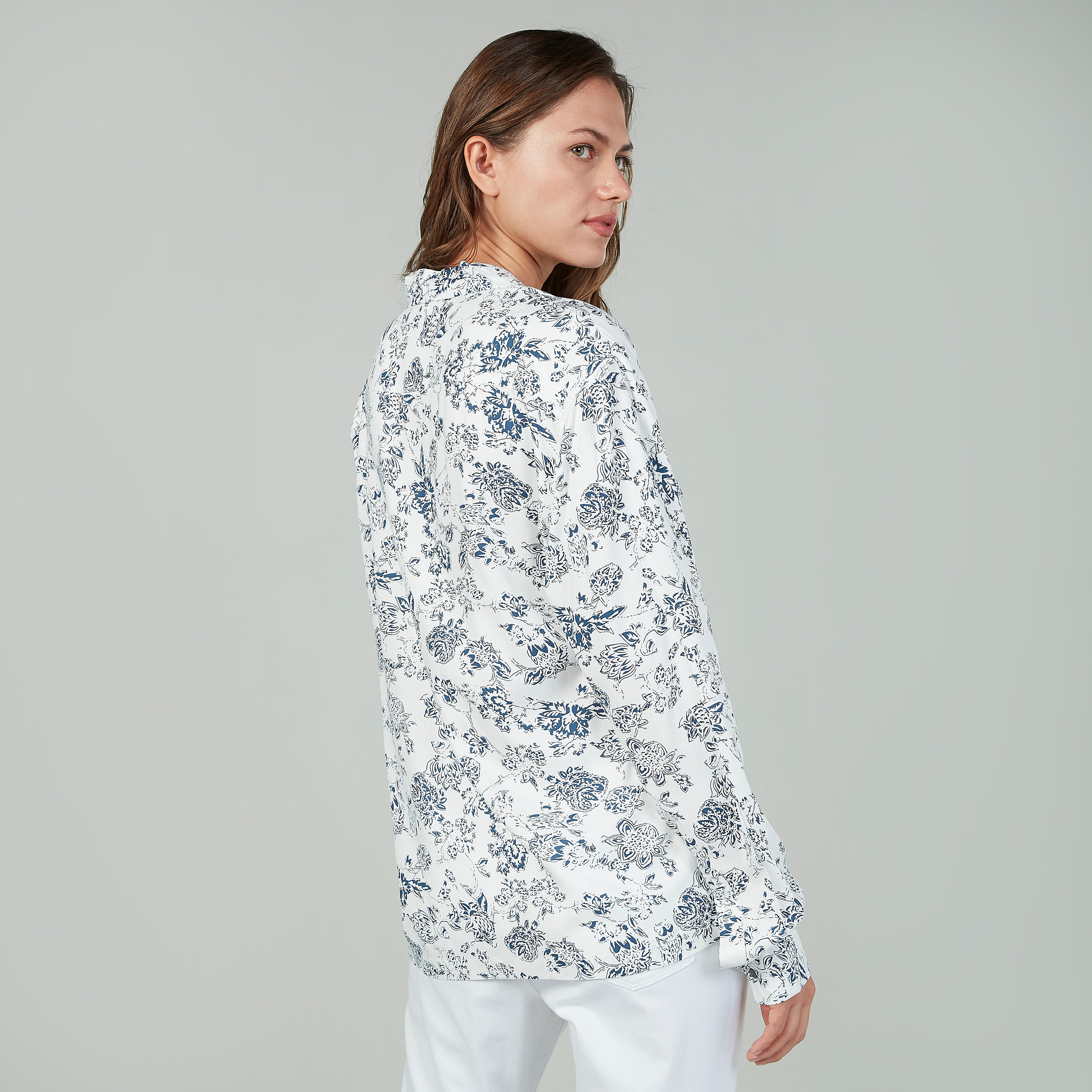 قميص بأكمام طويلة وجيوب بطيّة وطبعات زهرية من لي كوبر-women-clothing-shirtsandblouses-shirts-image-4