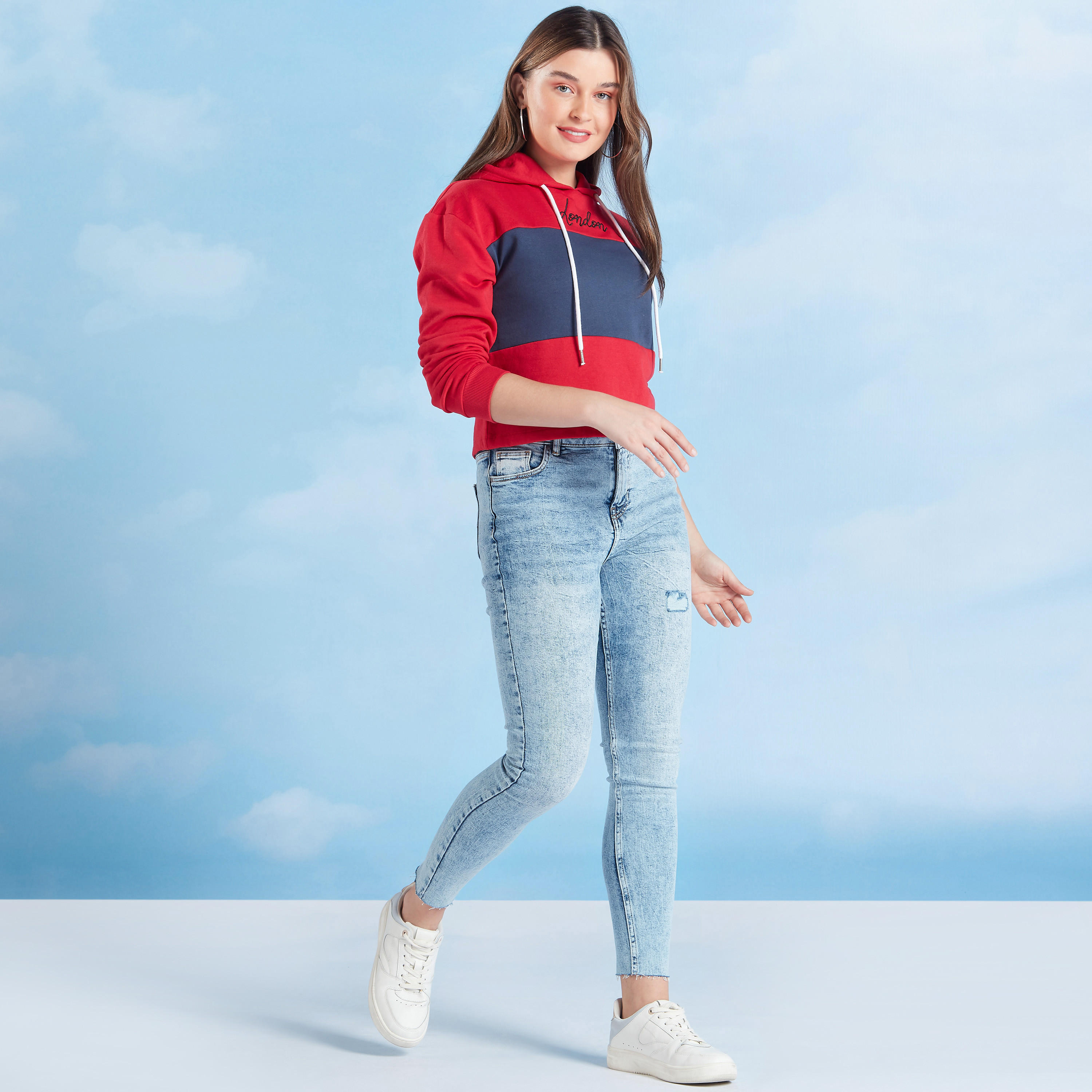 هودي مستدام بأكمام طويلة وطبعات من لي كوبر-women-winterwear-hoodiesandsweatshirts-sweatshirts-image-2