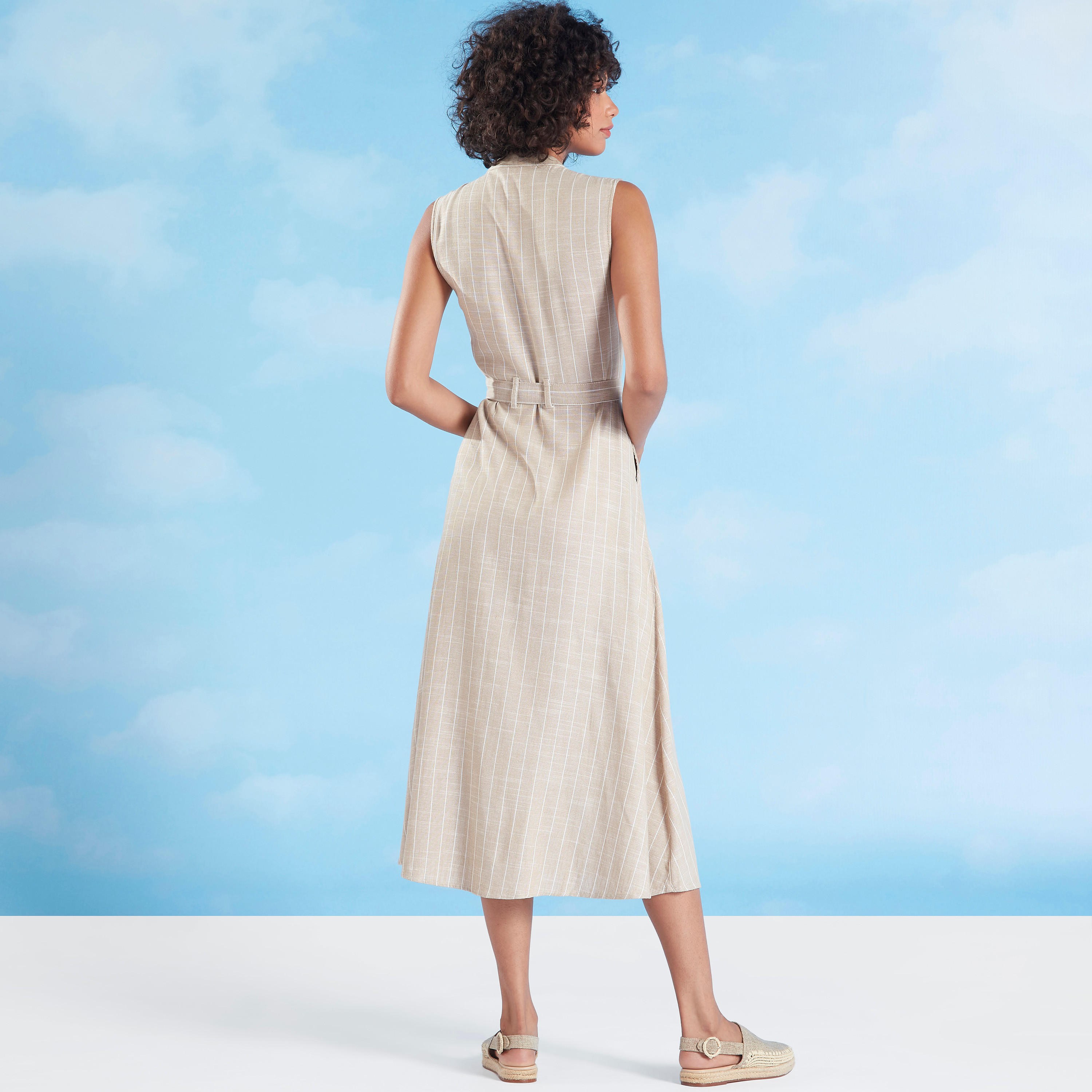 فستان مخطط إيه لاين ميدي دون أكمام بأربطة وجيوب من لي كوبر-women-clothing-dresses-image-6