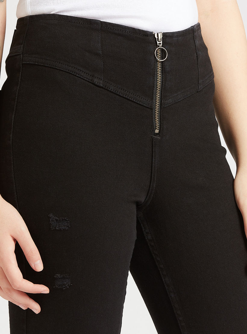 بنطلون جينز سكيني ممزّق بخصر مرتفع بتفاصيل سحاب من لي كوبر-women-clothing-bottoms-jeans-image-3