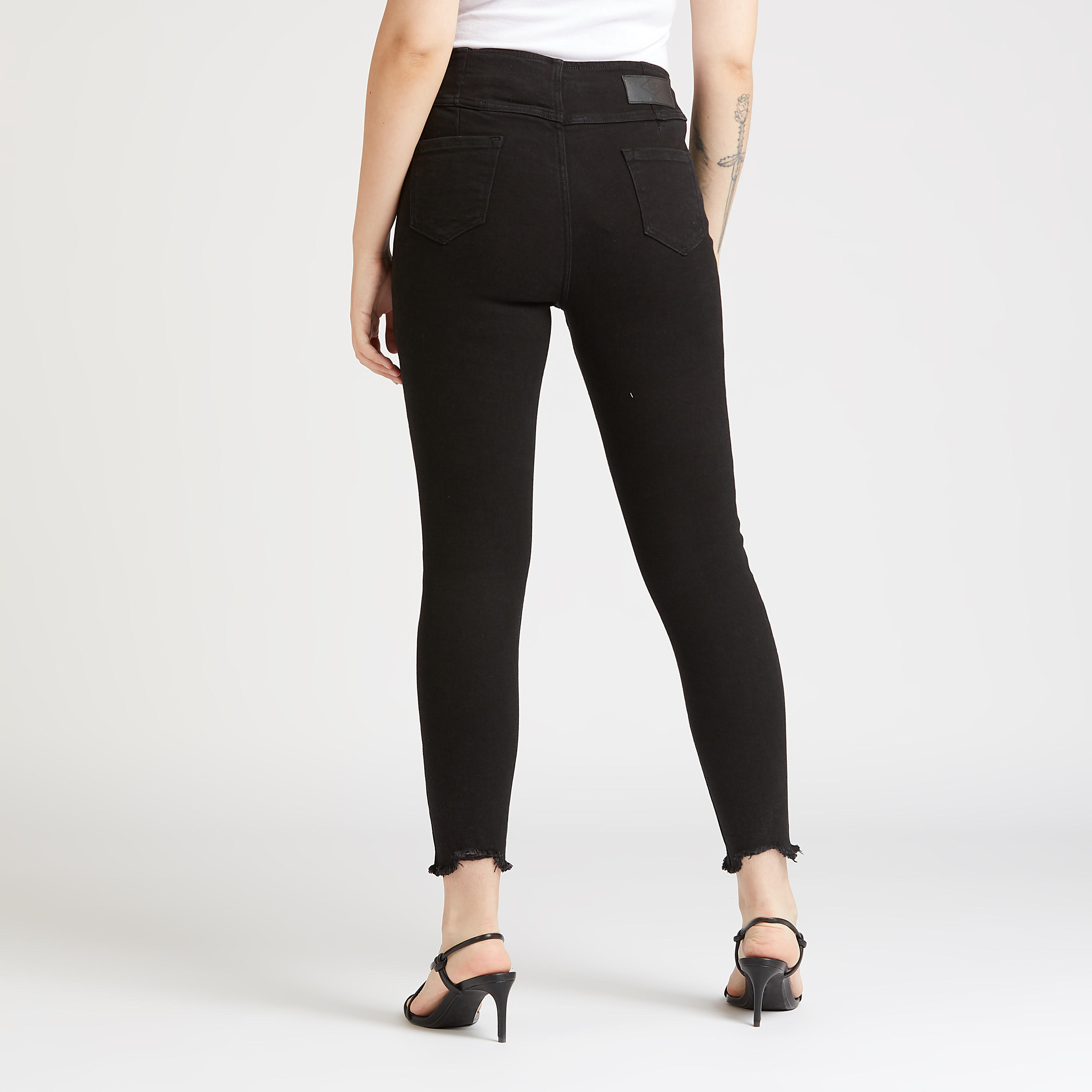 بنطلون جينز سكيني ممزّق بخصر مرتفع بتفاصيل سحاب من لي كوبر-women-clothing-bottoms-jeans-image-4