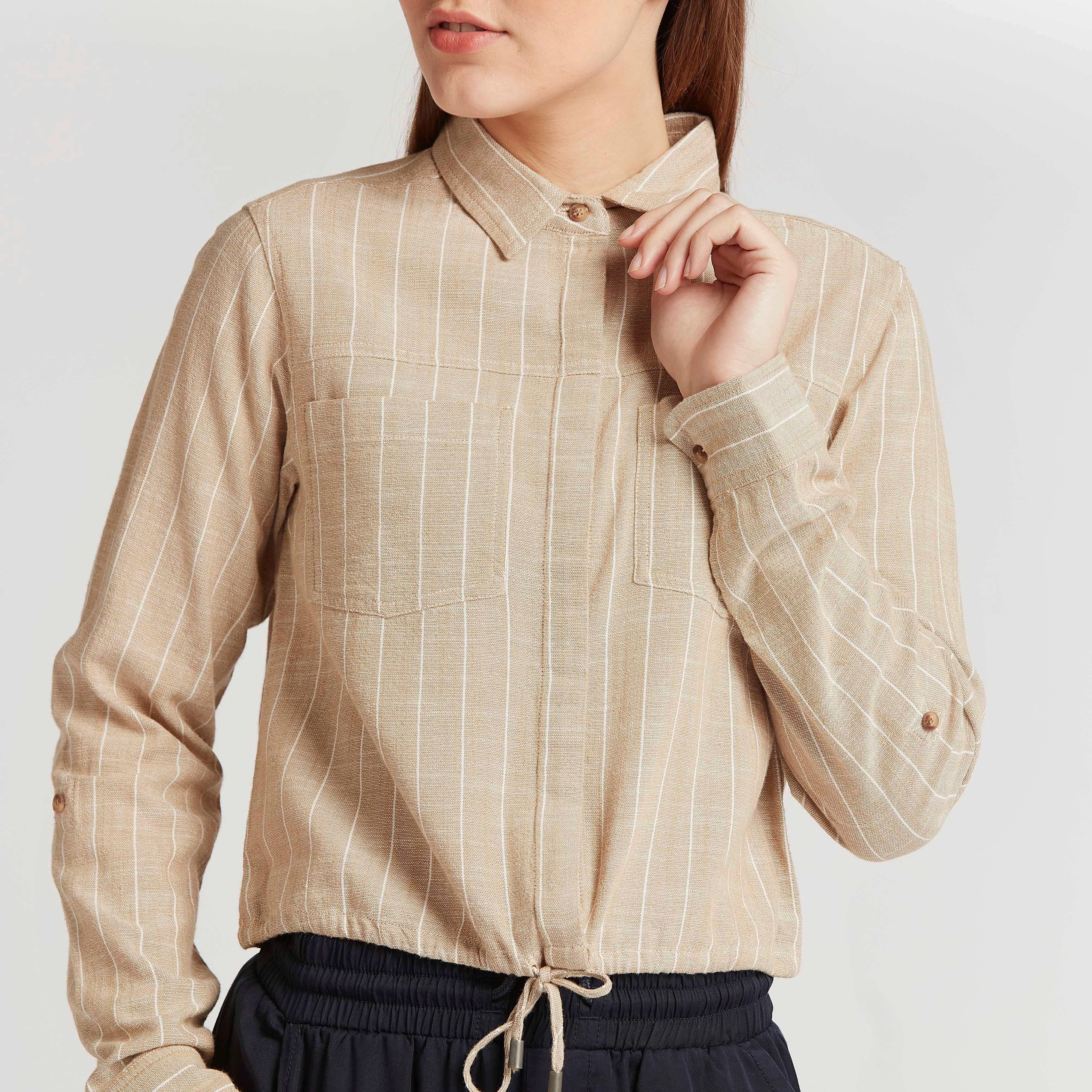 بلوزة قصيرة مخططة بأكمام طويلة وجيب على الصدر من لي كوبر-women-clothing-shirtsandblouses-blouses-image-3