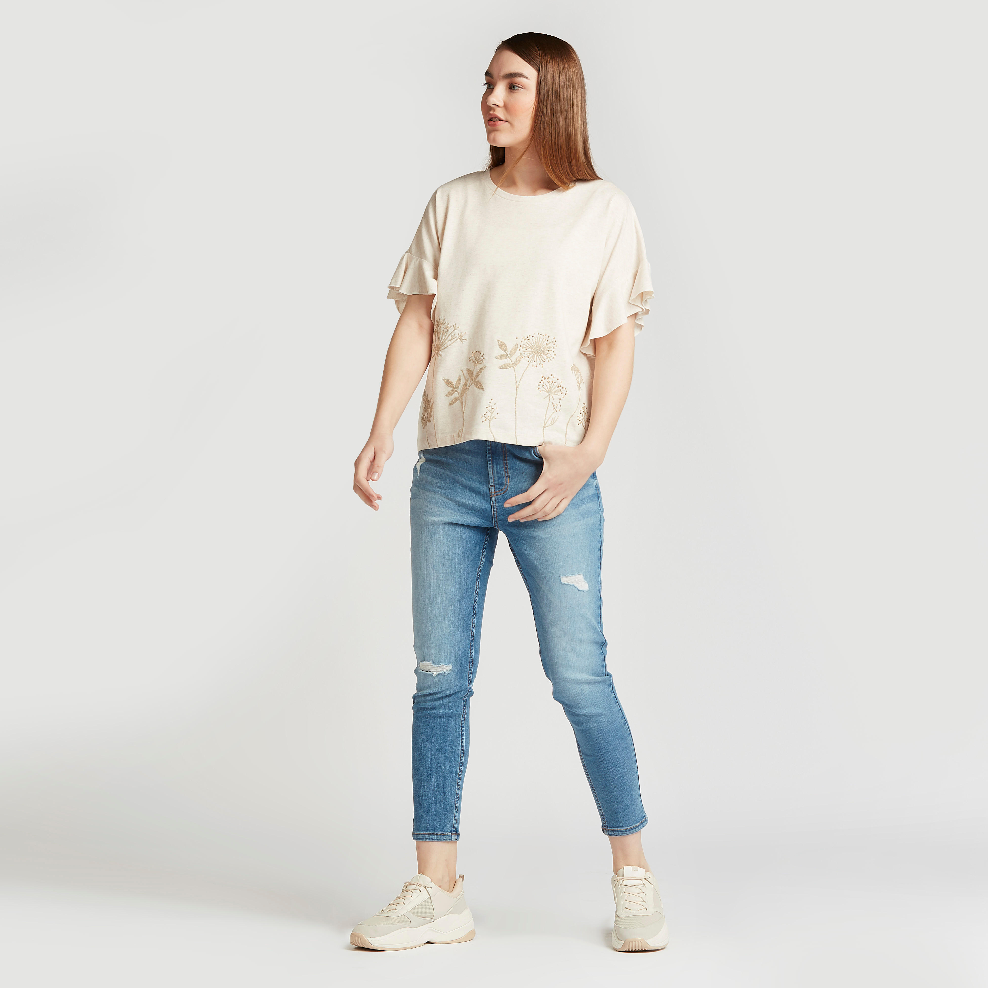بلوزة مستدامة مزيّنة بياقة مستديرة وأكمام كشكش-women-clothing-shirtsandblouses-blouses-image-2