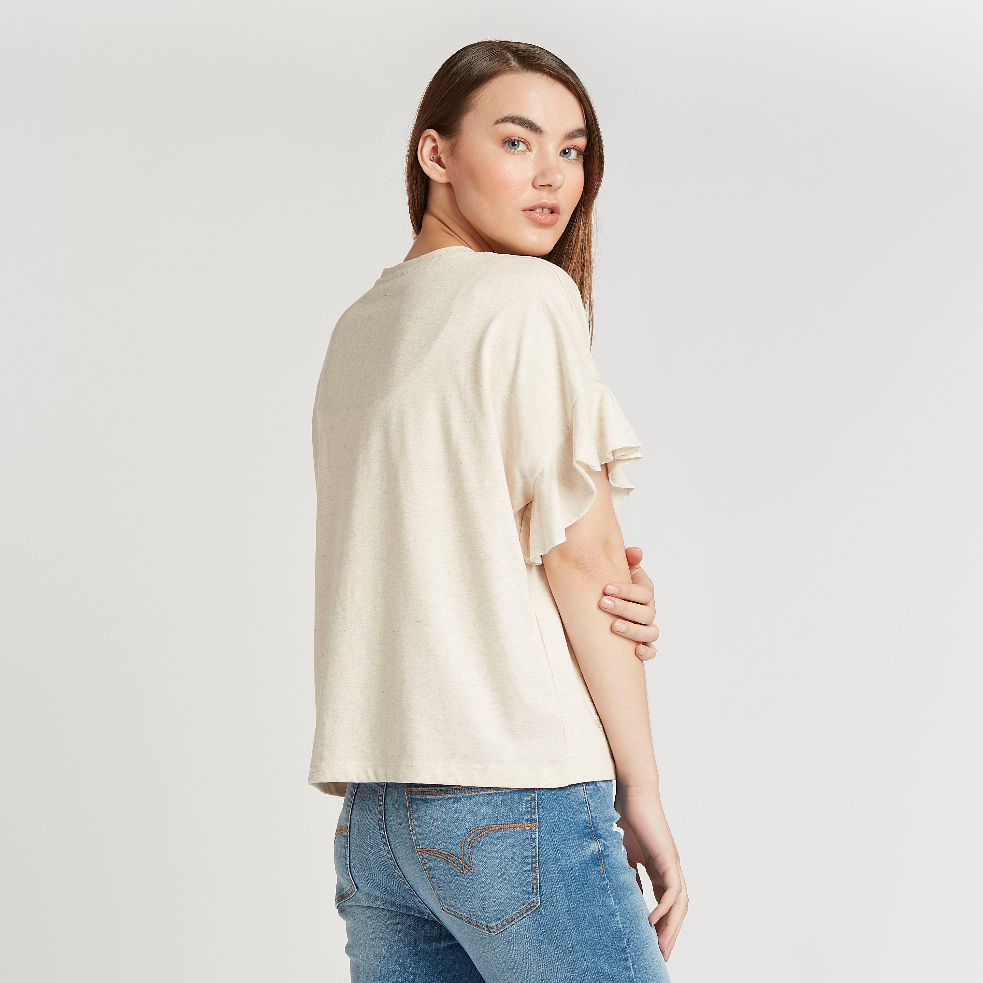 بلوزة مستدامة مزيّنة بياقة مستديرة وأكمام كشكش-women-clothing-shirtsandblouses-blouses-image-4