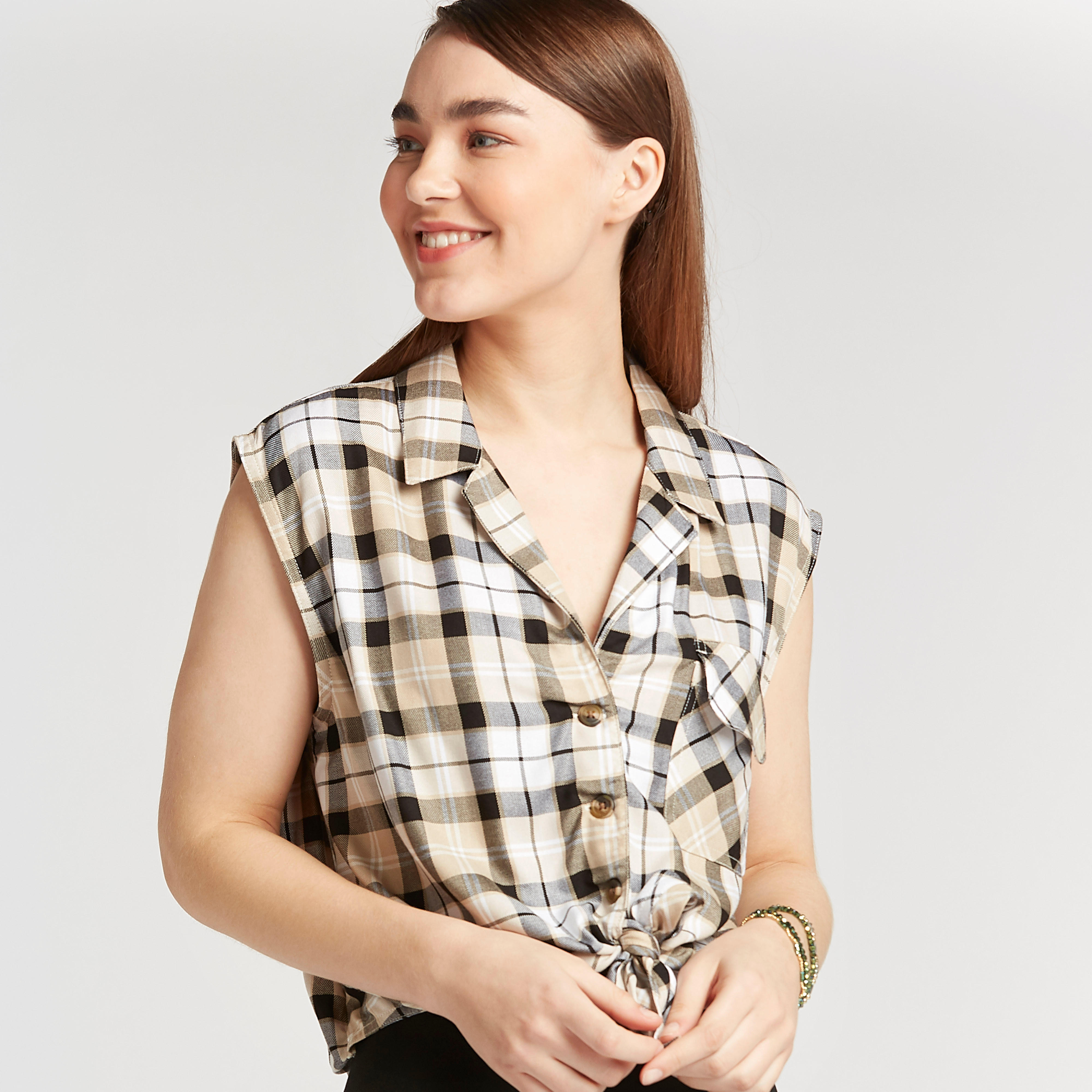 قميص كاروهات دون أكمام بطية جيب وأربطة من لي كوبر-women-clothing-shirtsandblouses-shirts-image-3