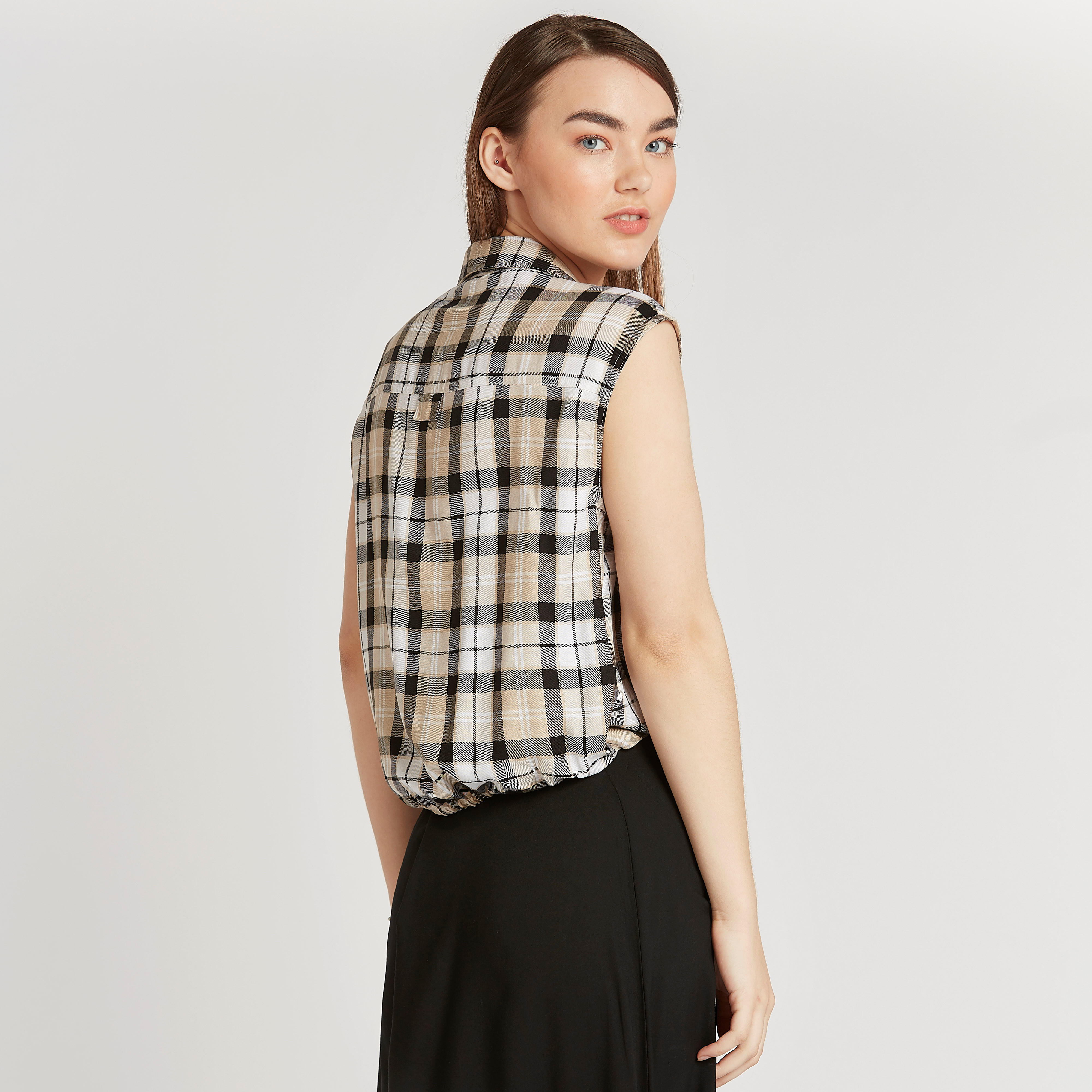 قميص كاروهات دون أكمام بطية جيب وأربطة من لي كوبر-women-clothing-shirtsandblouses-shirts-image-4