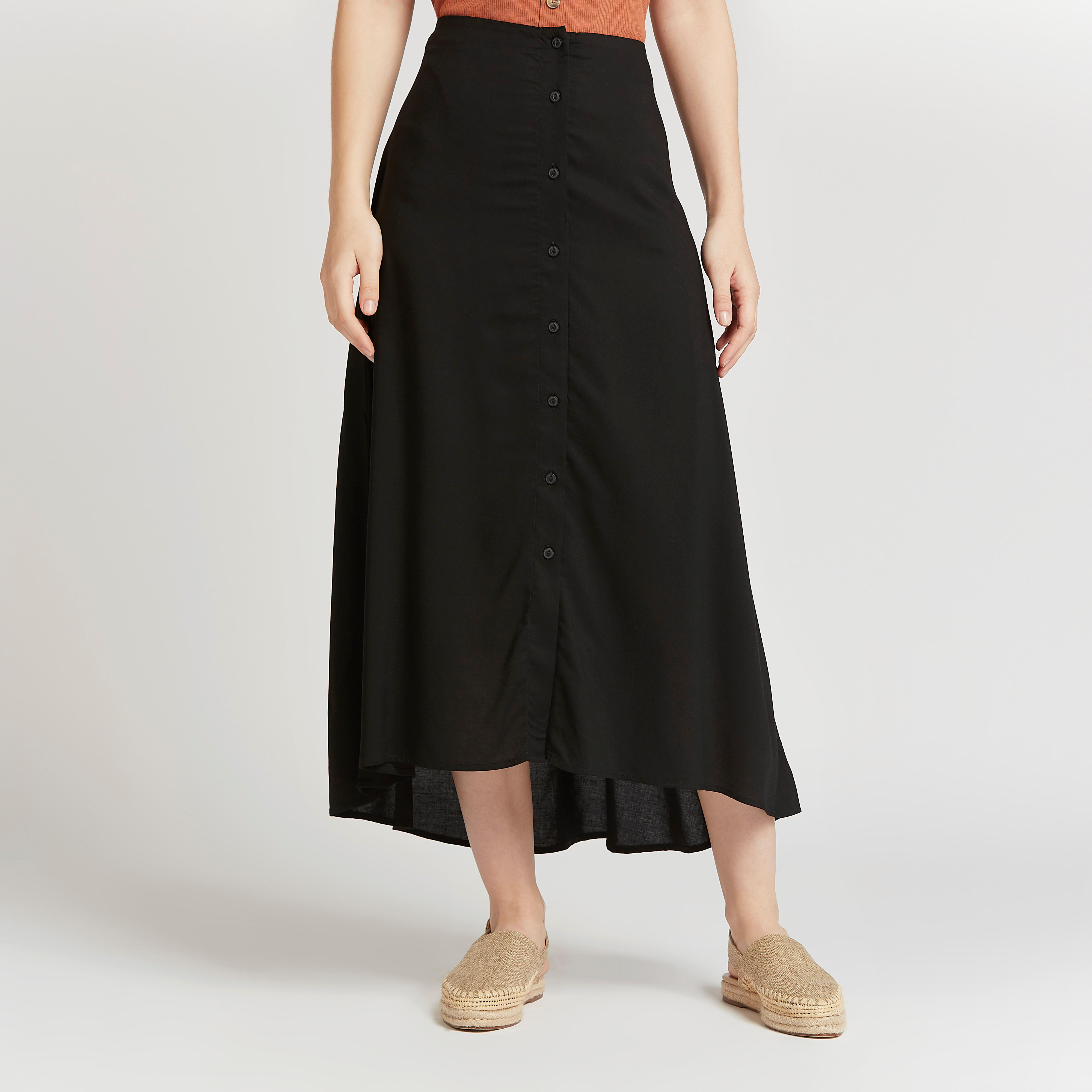 تنورة ميدي سادة بحواف غير متساوية وتفاصيل زر من لي كوبر-women-clothing-bottoms-skirts-image-4