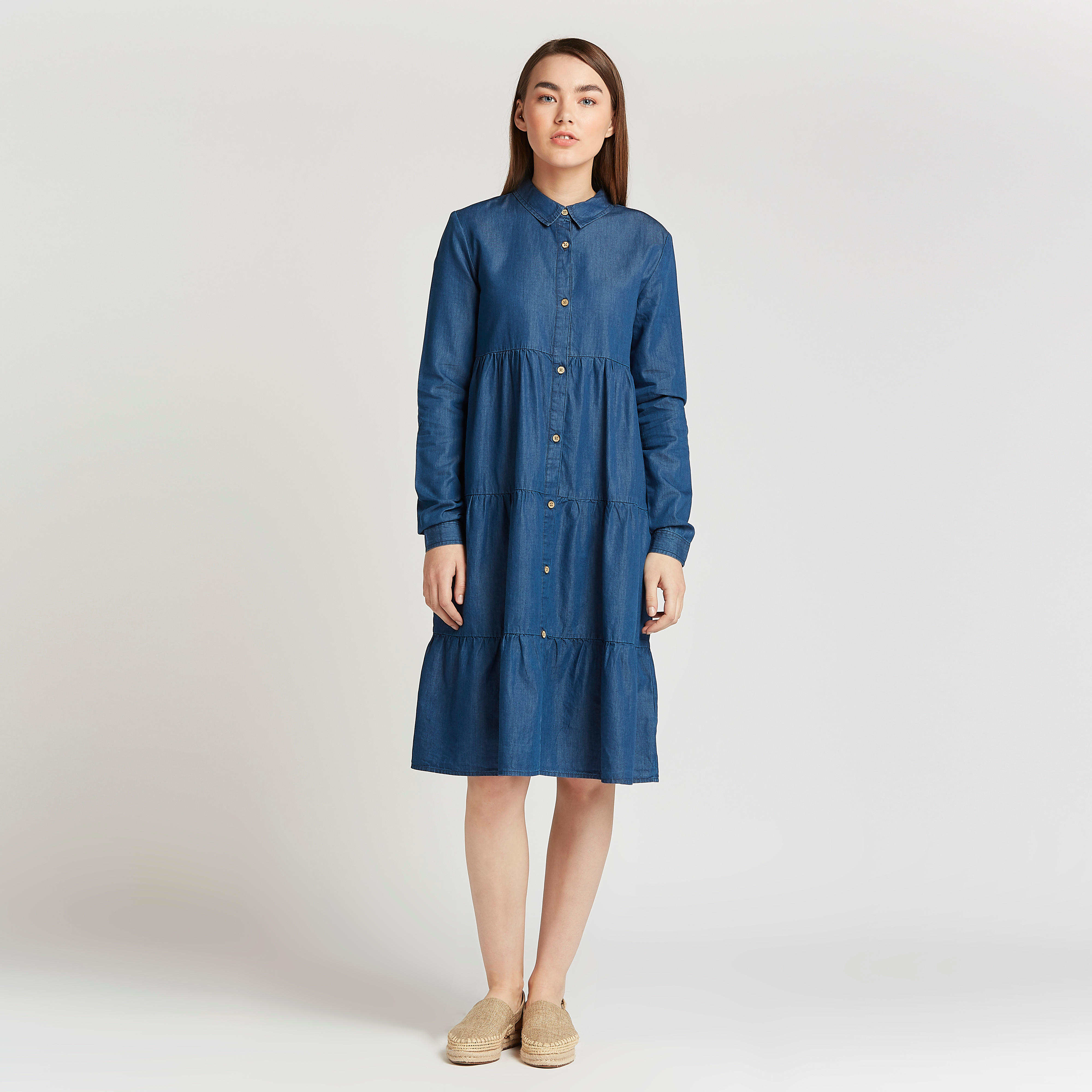 فستان قميص ميدي بارز الملمس بأكمام طويلة وياقة واسعة من لي كوبر-women-clothing-dresses-image-2