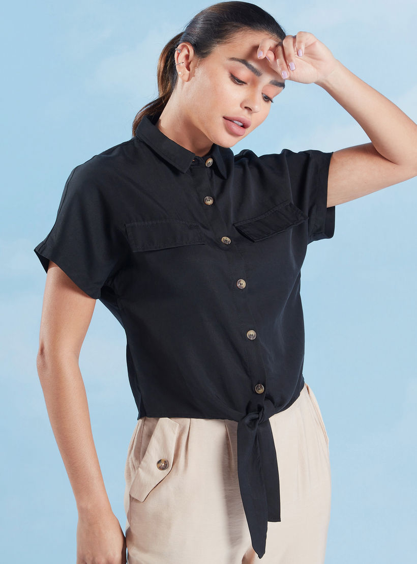 قميص سادة بأكمام قصيرة وتفاصيل عقدة من لي كوبر-women-clothing-shirtsandblouses-shirts-image-1