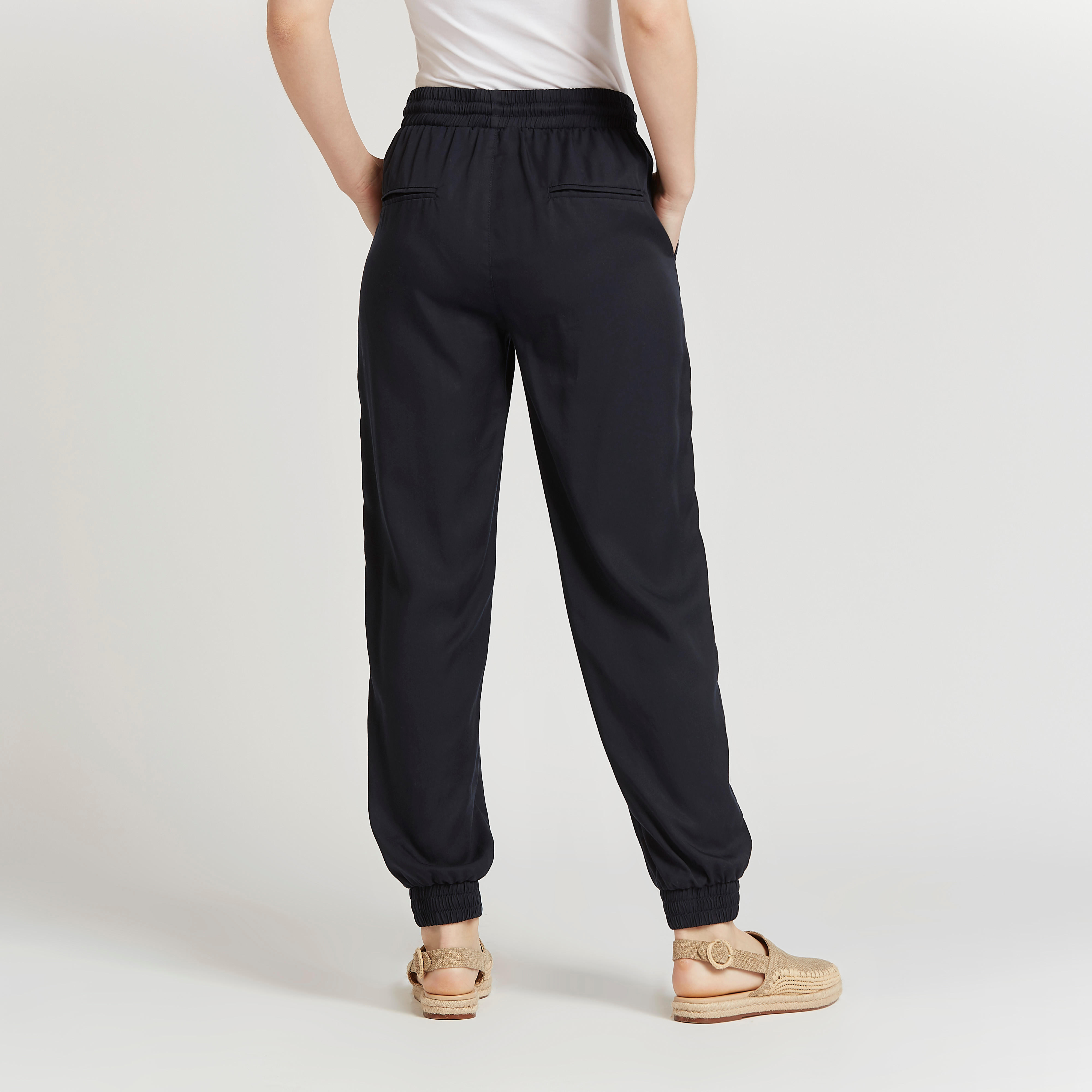 بنطلون رياضي سكيني سادة بتفاصيل جيوب من لي كوبر-women-clothing-bottoms-joggers-image-4