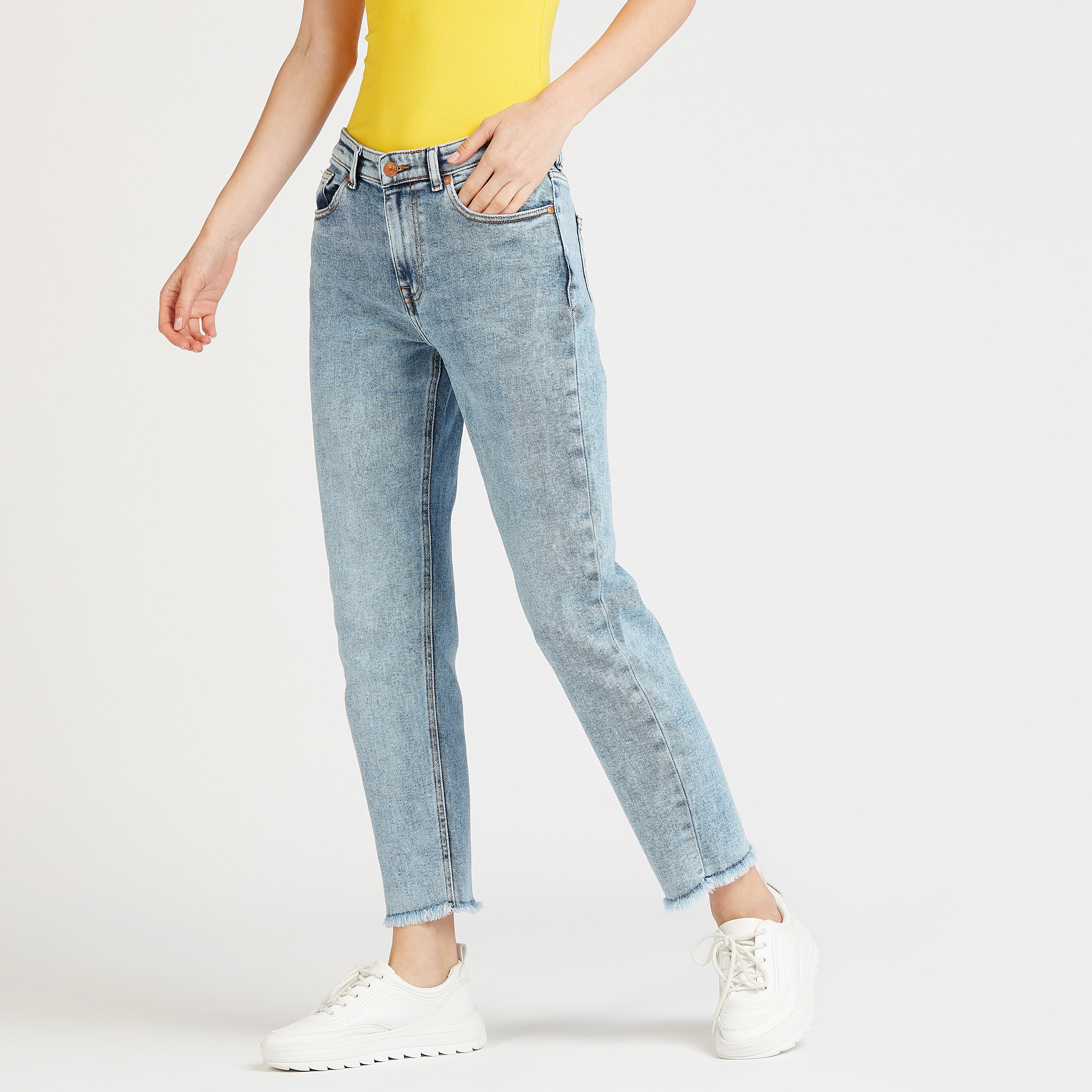 بنطلون جينز موم سادة بخصرمرتفع من لي كوبر-women-clothing-bottoms-jeans-image-1