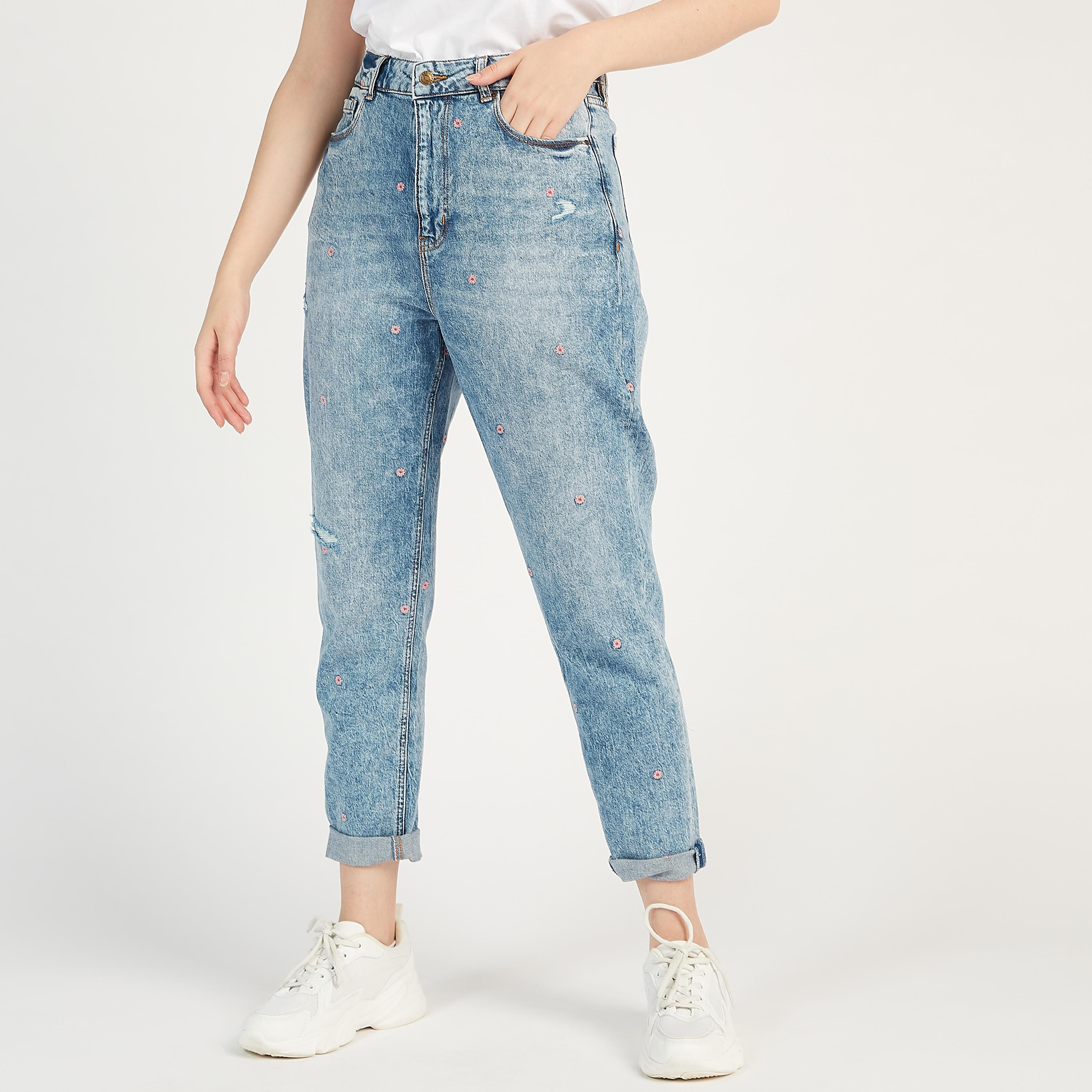 بنطلون جينز موم فيت بخصر مرتفع وتطريز أزهار من لي كوبر-women-clothing-bottoms-jeans-image-1
