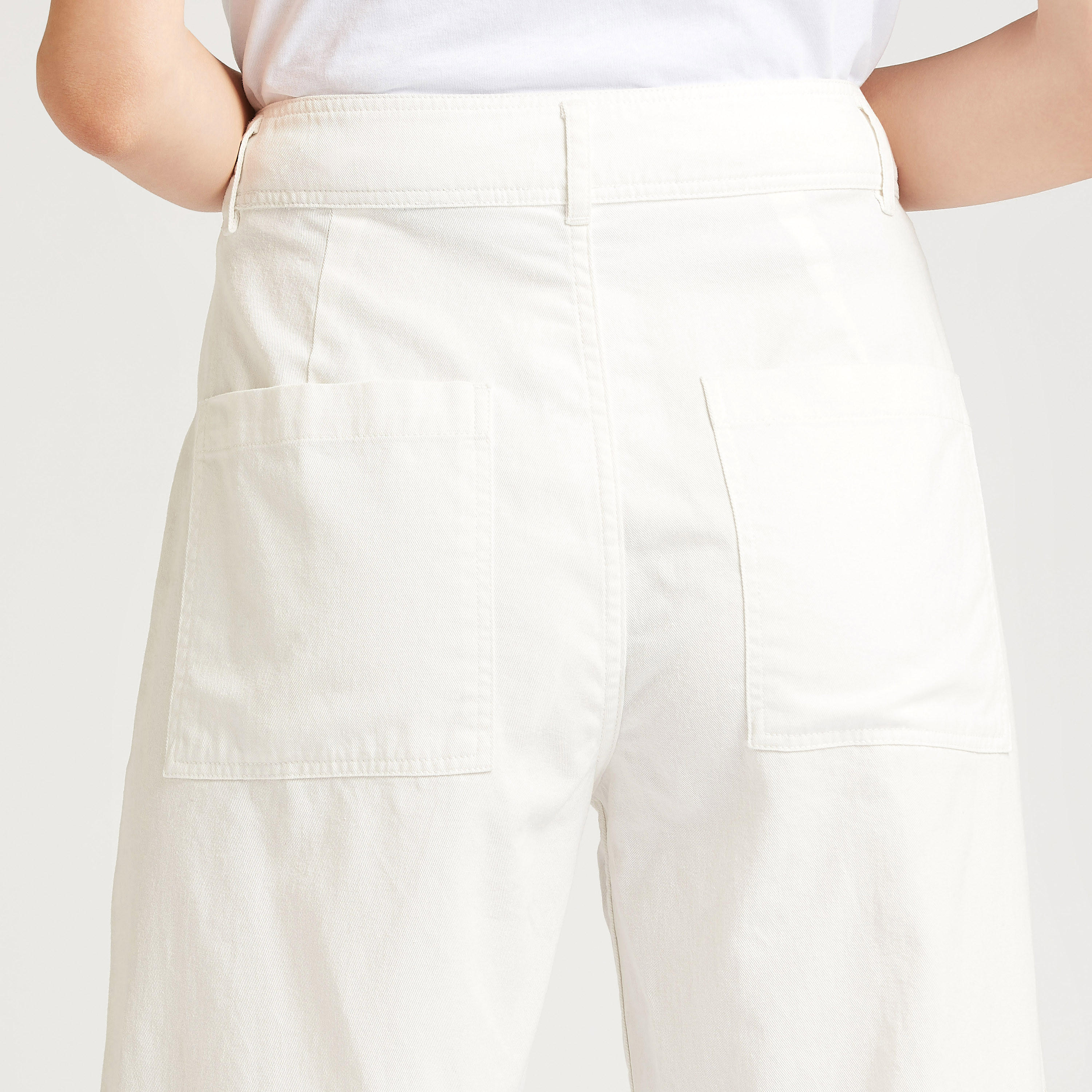 بنطلون جينز واسع سادة بخصر متوسّط الإرتفاع وتفاصيل جيوب-women-clothing-bottoms-jeans-image-5