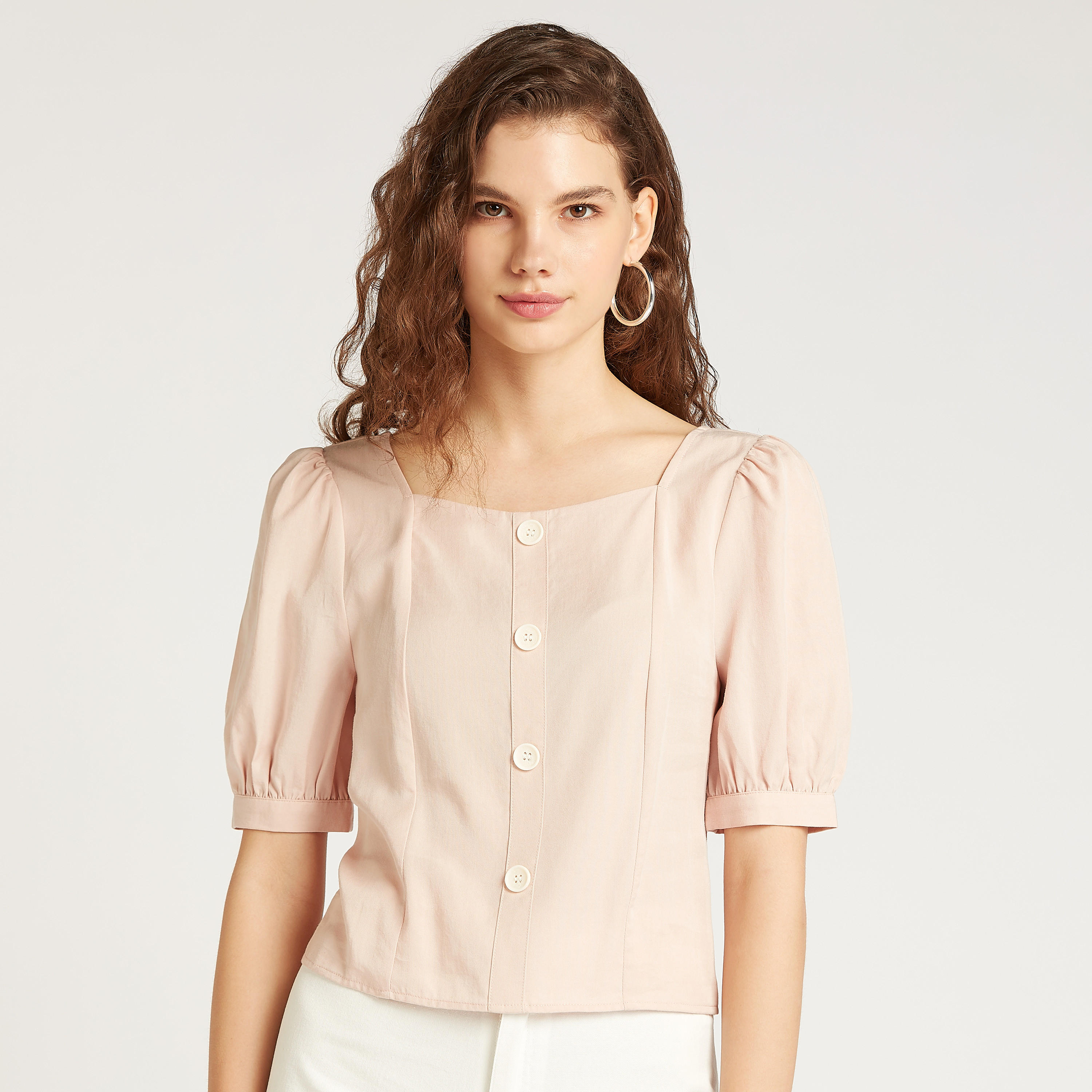 بلوزة سادة بياقة قلب وأكمام قصيرة من لي كوبر-women-clothing-shirtsandblouses-blouses-image-1