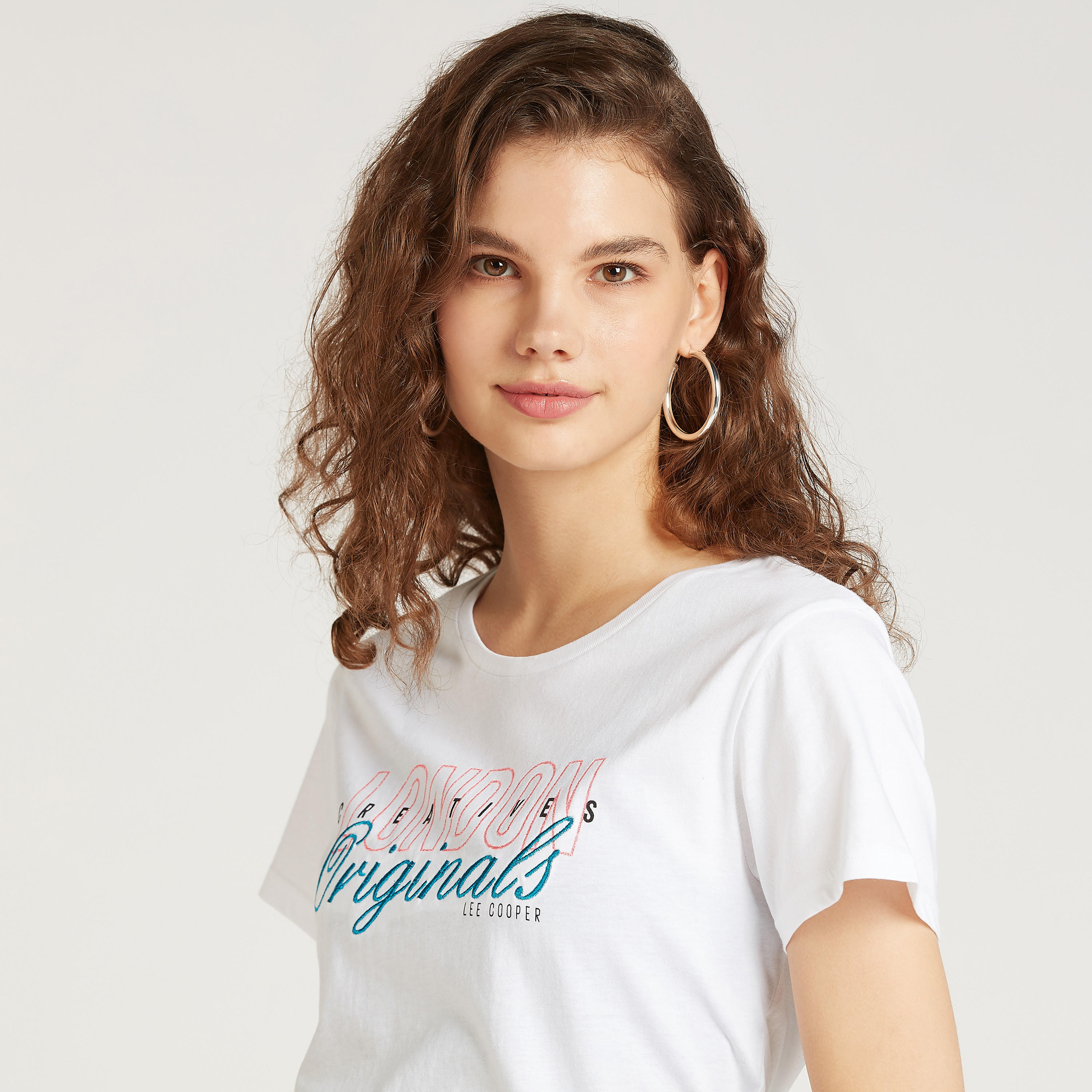 تيشيرت بقصة سليم بياقة مستديرة وأكمام قصيرة من لي كوبر-women-clothing-tshirts-image-3