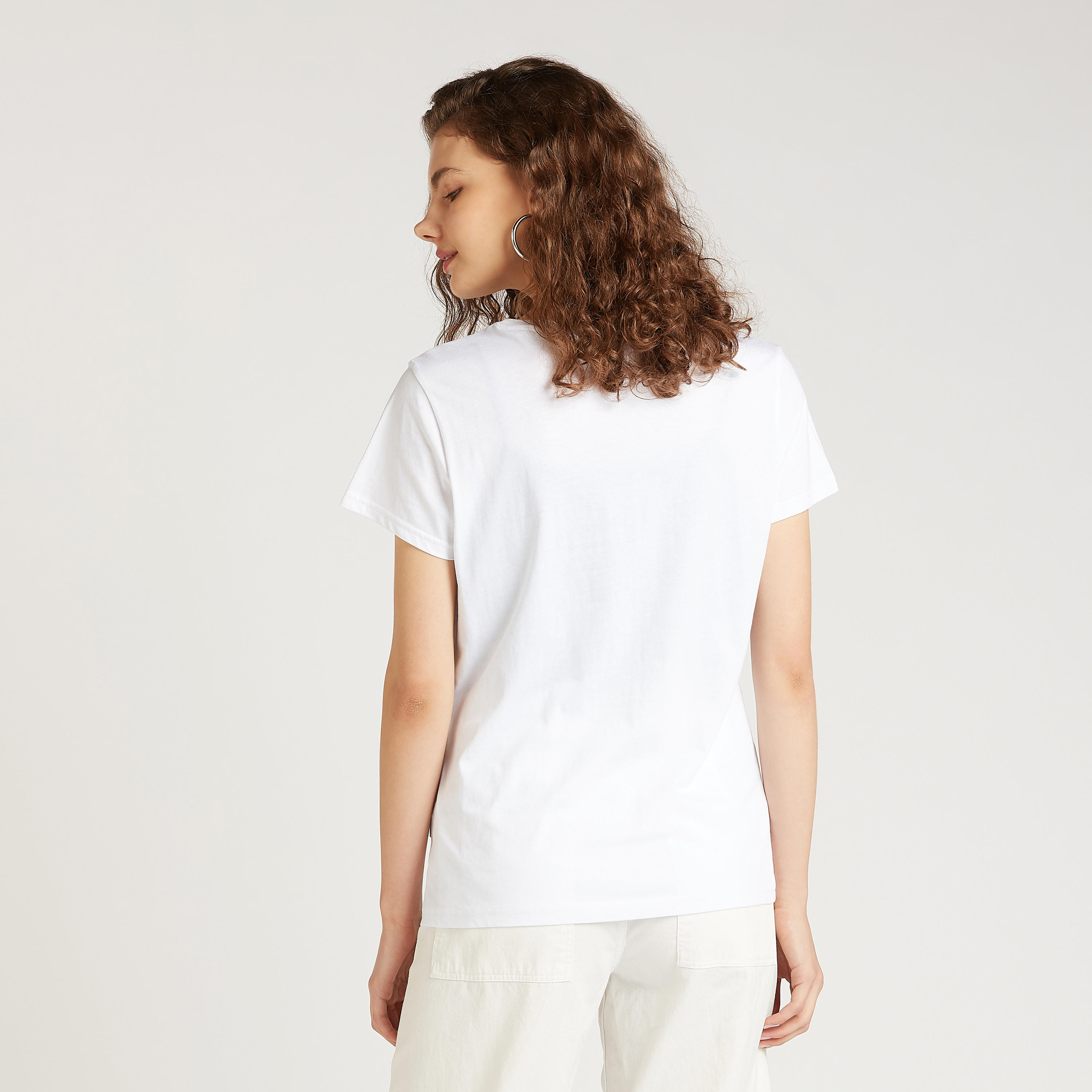 تيشيرت بقصة سليم بياقة مستديرة وأكمام قصيرة من لي كوبر-women-clothing-tshirts-image-4