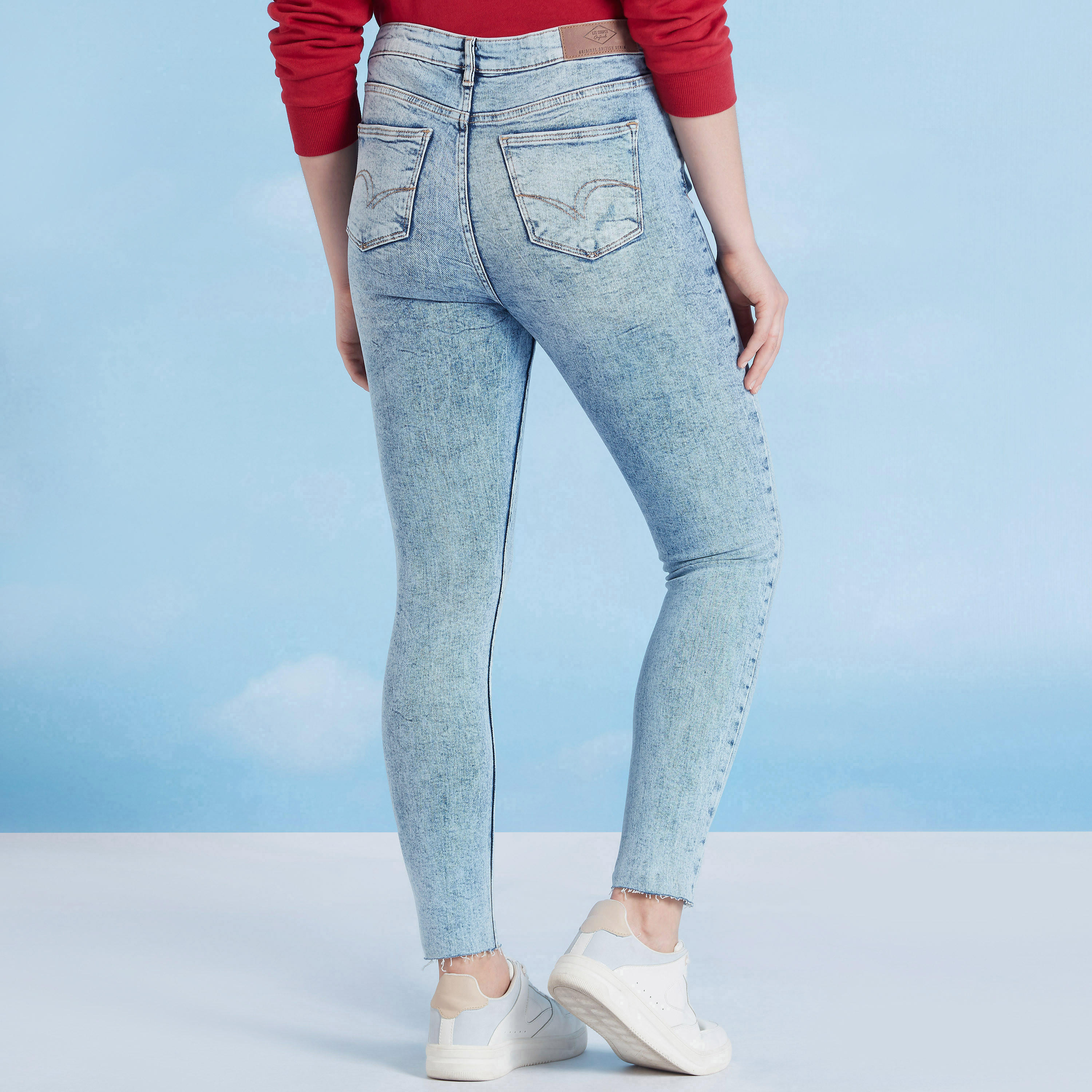 بنطلون جينز دنيم مضلع سكيني فيت بزر إغلاق من لي كوبر-women-clothing-bottoms-jeans-image-6