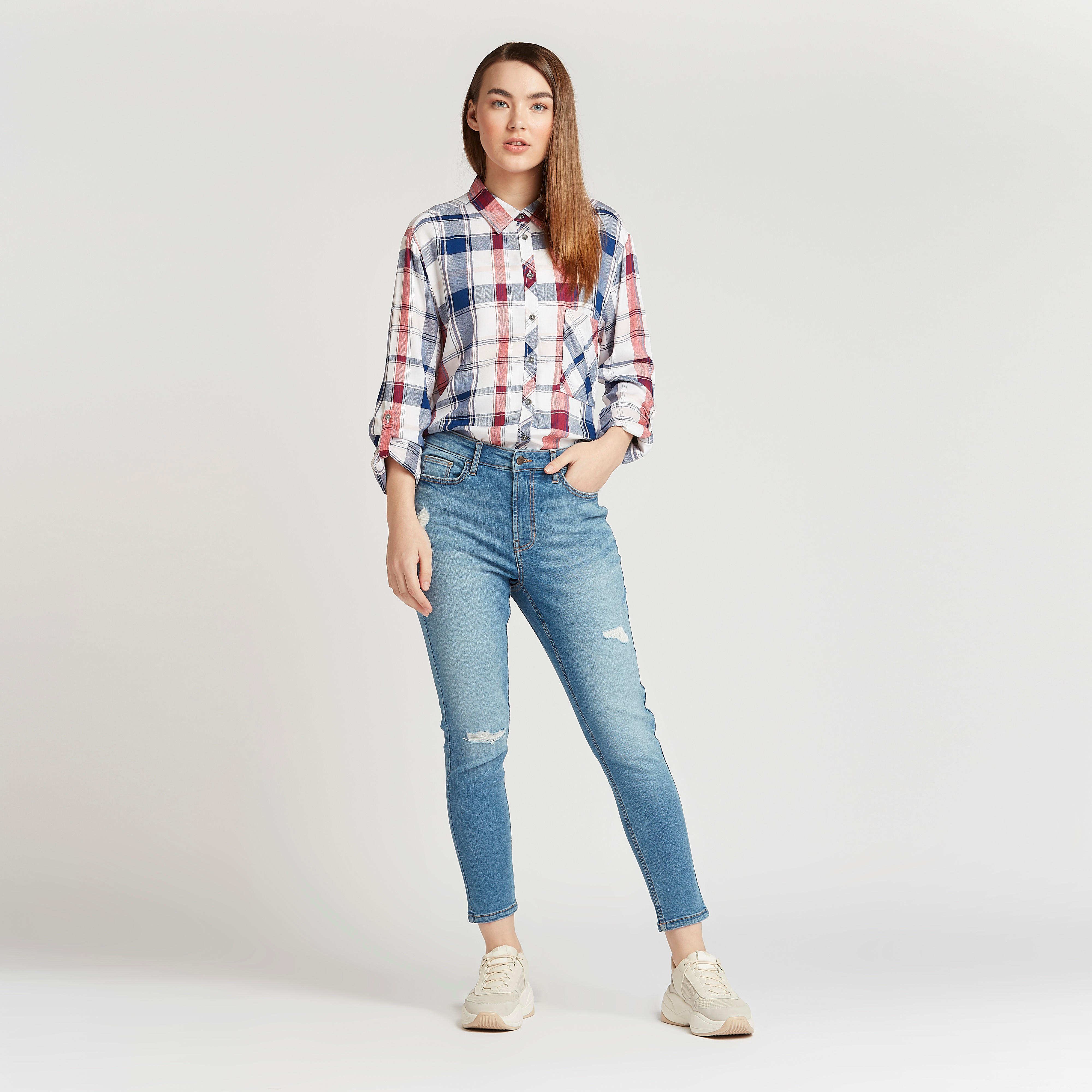 قميص كاروهات بأكمام طويلة وجيب على الصدر من لي كوبر-women-clothing-shirtsandblouses-shirts-image-2