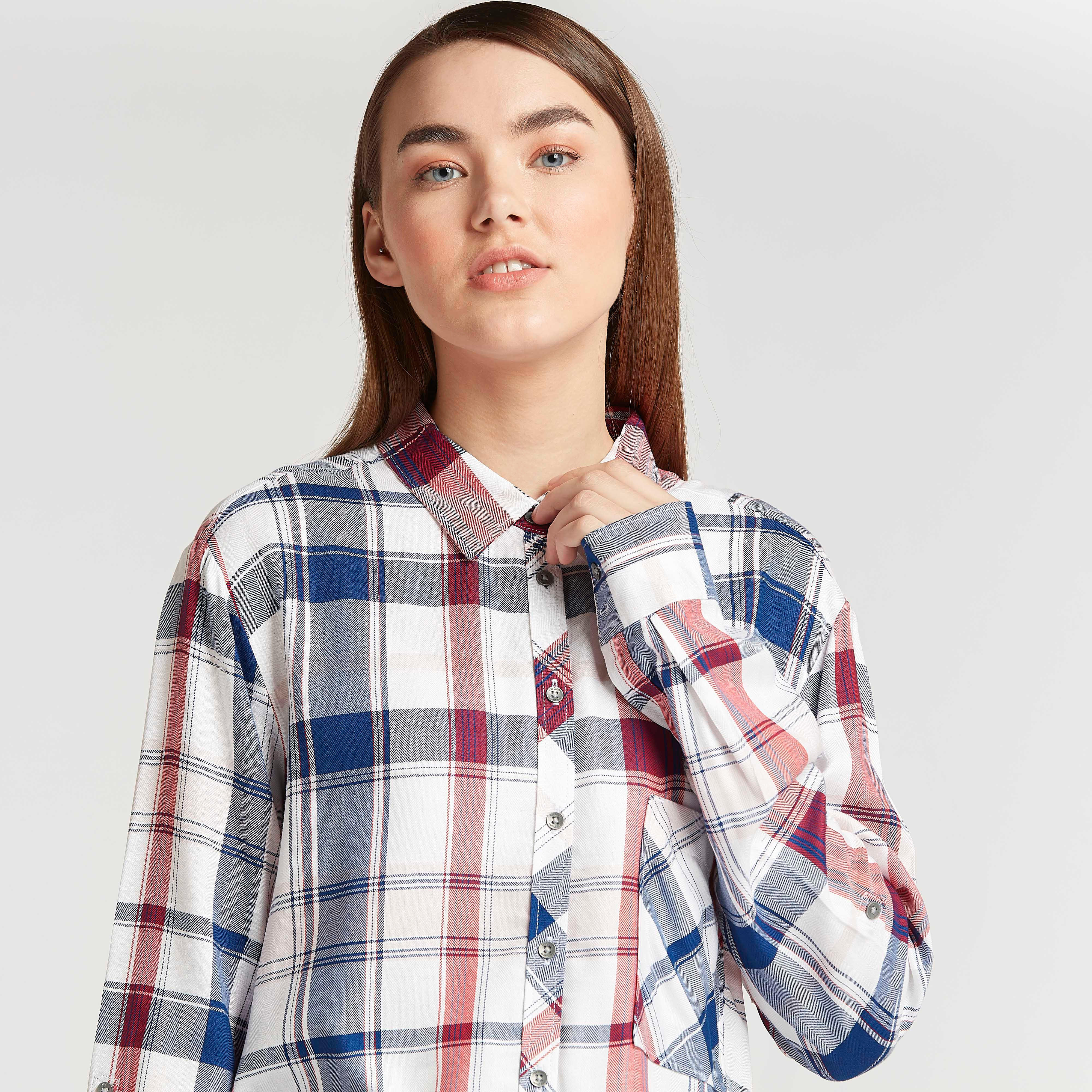 قميص كاروهات بأكمام طويلة وجيب على الصدر من لي كوبر-women-clothing-shirtsandblouses-shirts-image-3