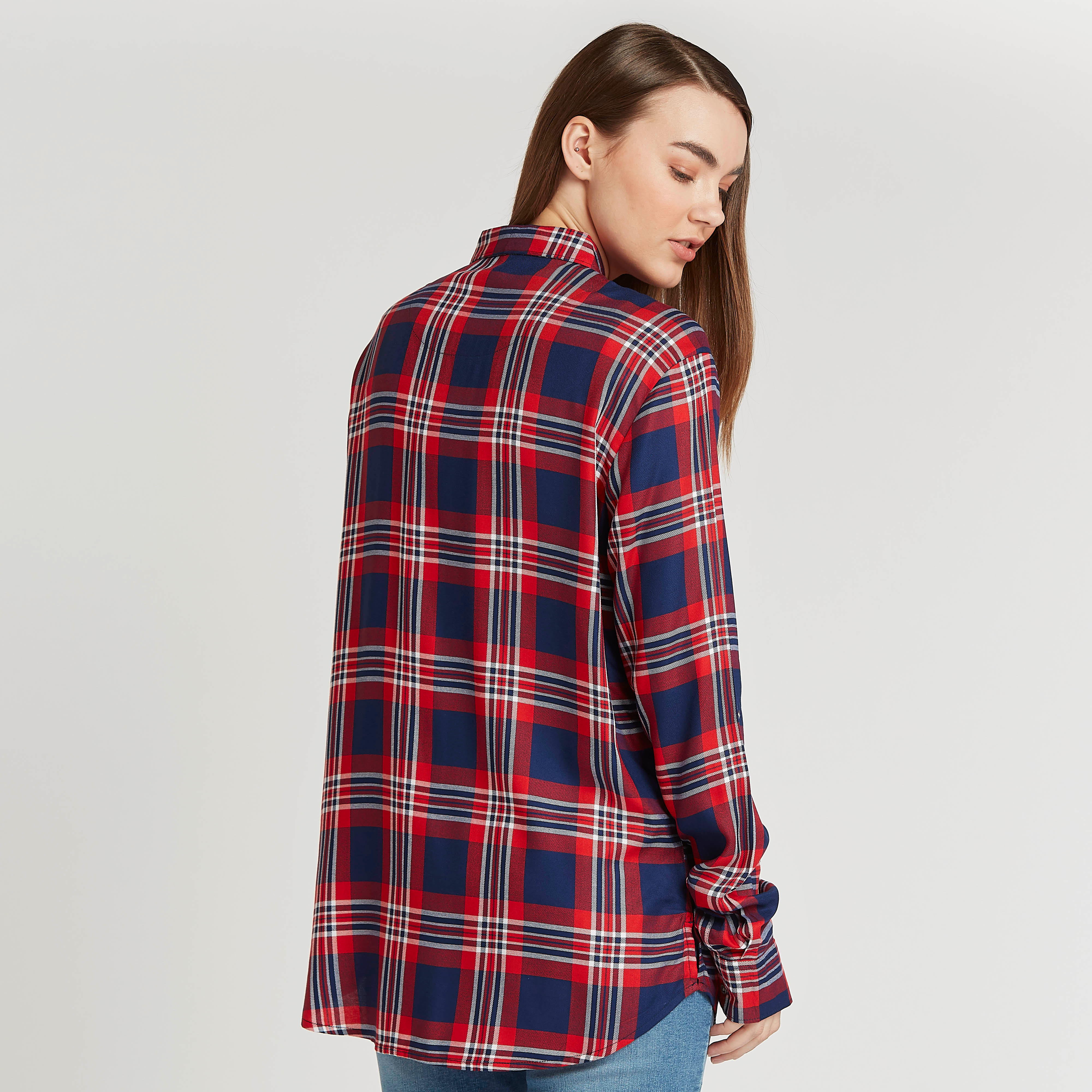 قميص كاروهات بأكمام طويلة وجيب على الصدر من لي كوبر-women-clothing-shirtsandblouses-shirts-image-4
