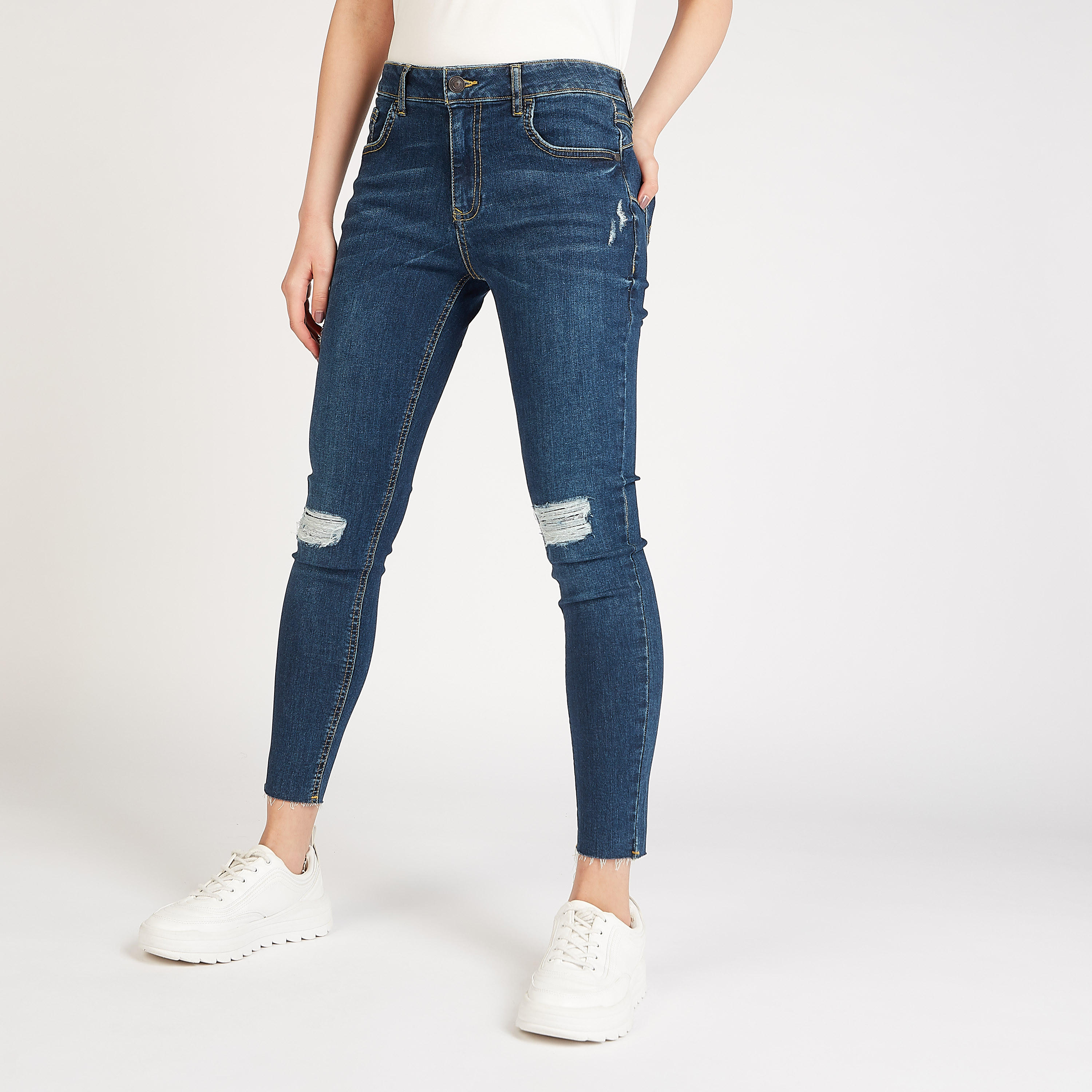 بنطلون جينز ممزق بجيوب وحلقات للحزام من لي كوبر-women-clothing-bottoms-jeans-image-1