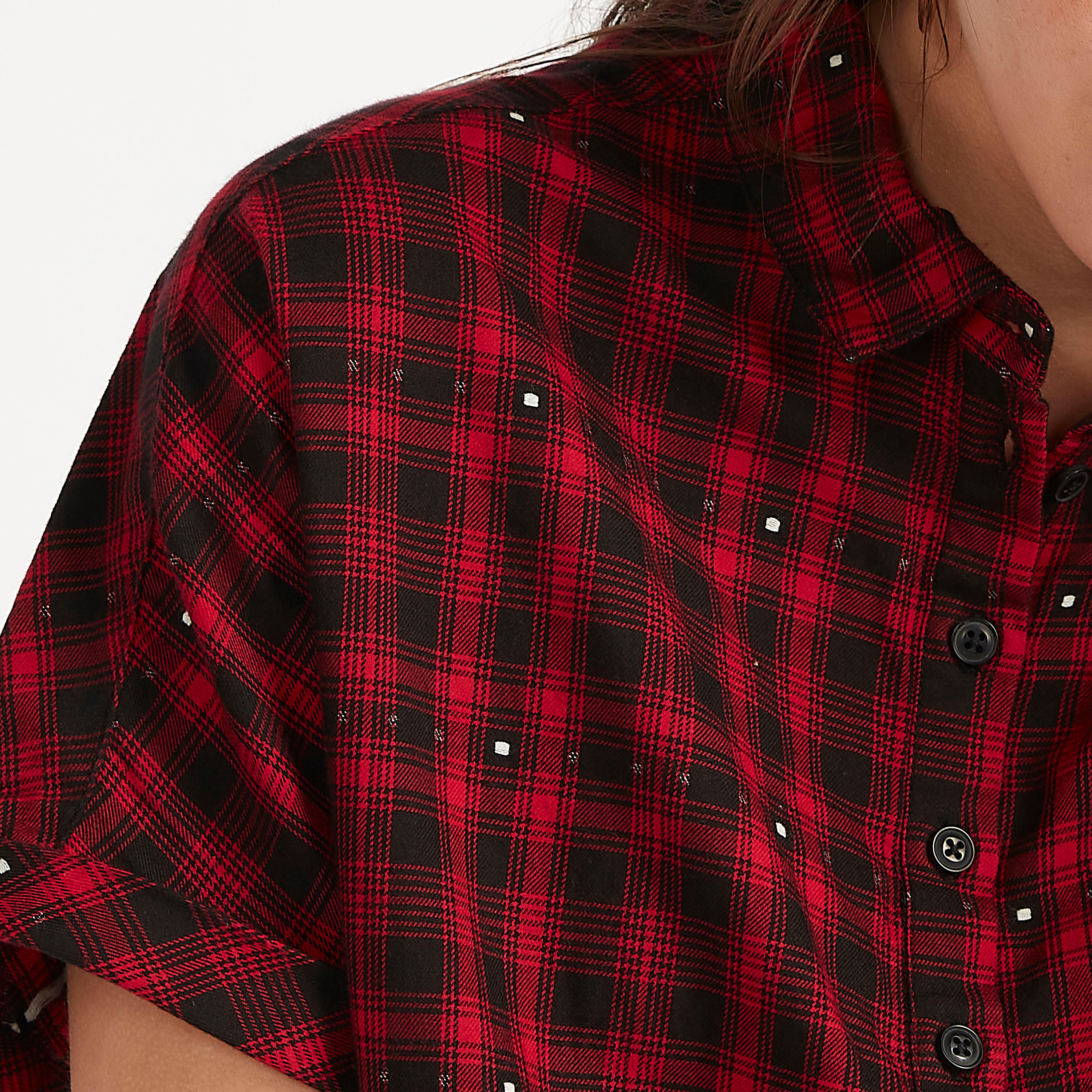 بلوزة كاروهات بأكمام قصيرة وياقة عادية من لي كوبر-women-clothing-shirtsandblouses-blouses-image-5