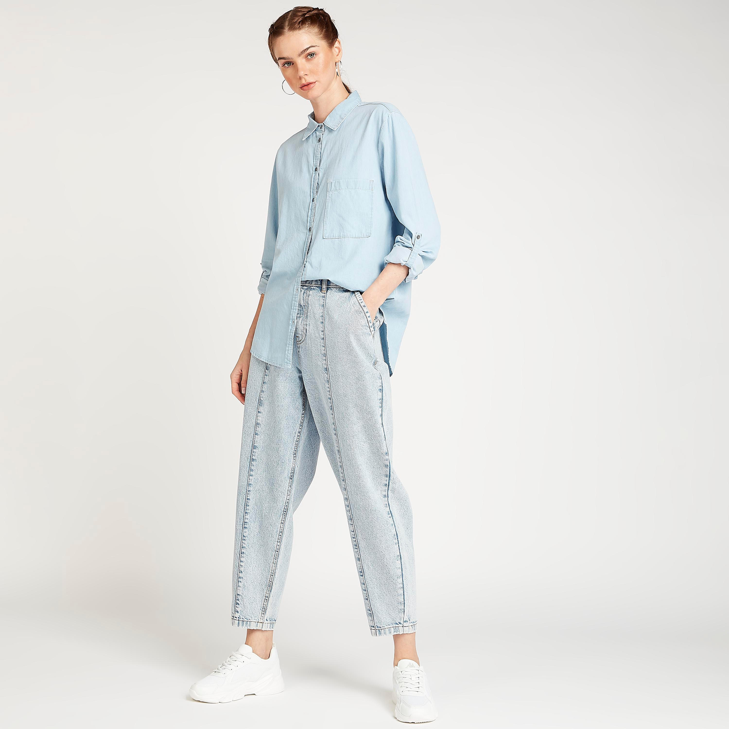 قميص مستدام بوي فريند بياقة عادية وجيب على الصدر-women-clothing-shirtsandblouses-shirts-image-2