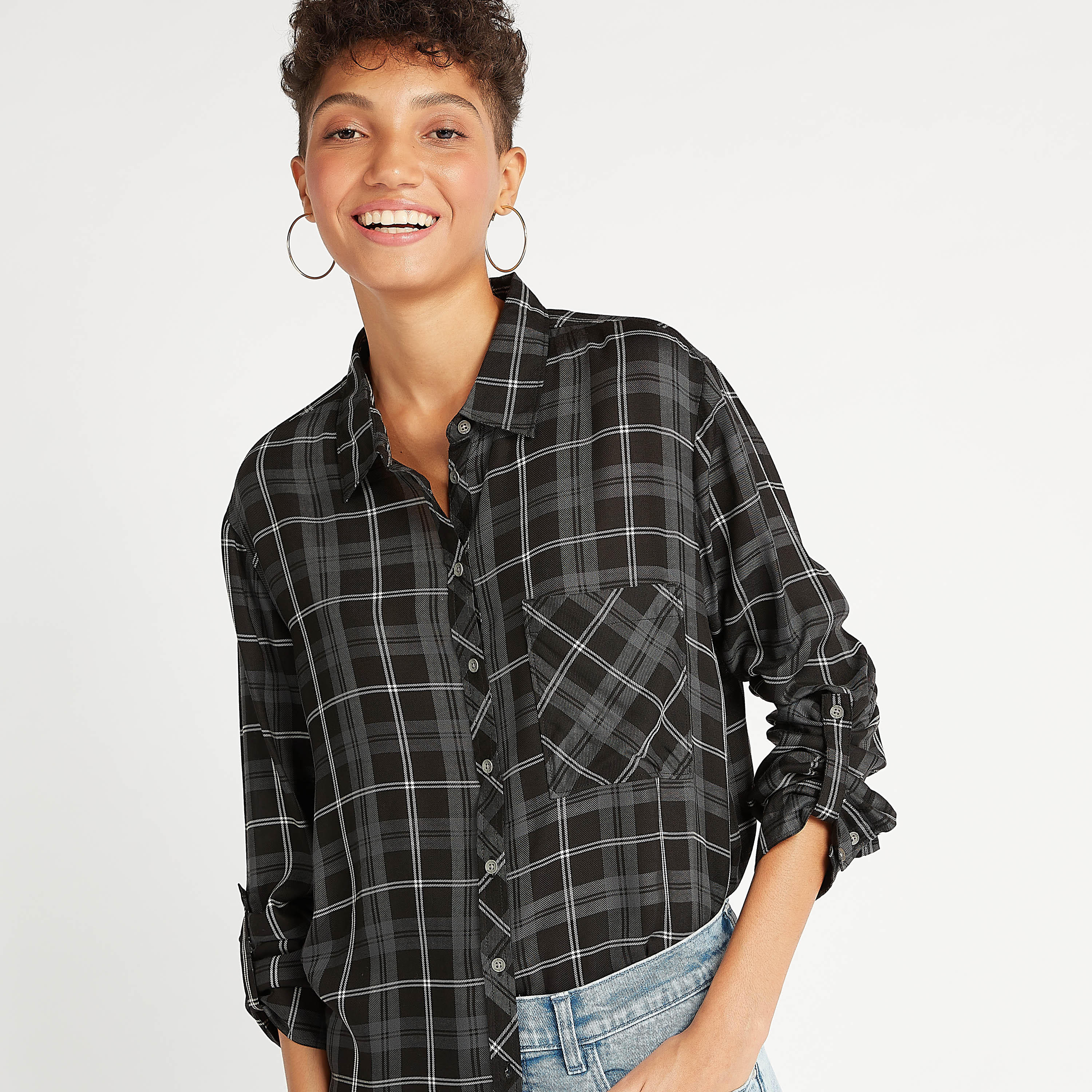 قميص بوي فريند كاروهات مع أكمام طويلة وجيوب-women-clothing-shirtsandblouses-shirts-image-1