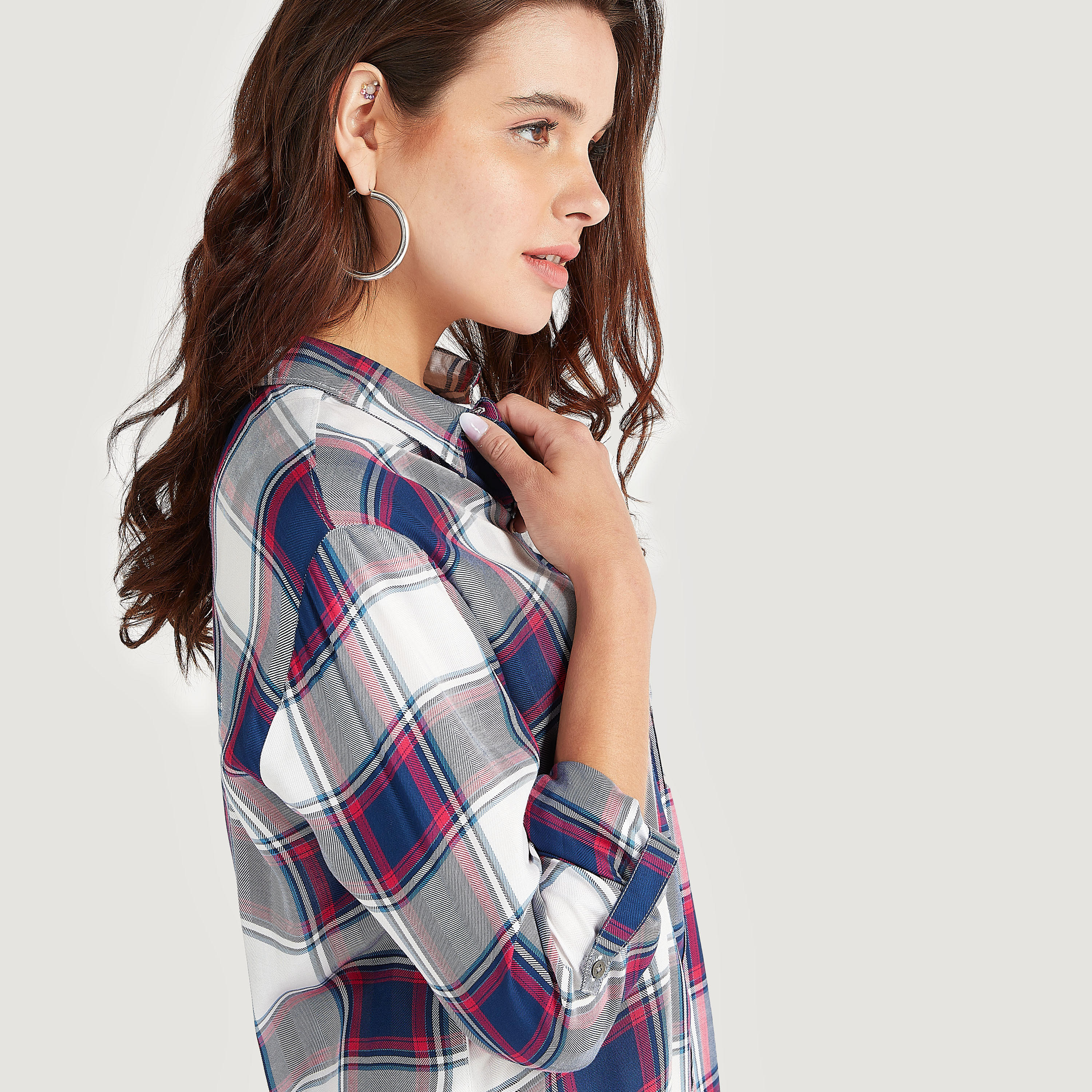 قميص بوي فريند كاروهات مع أكمام طويلة من لي كوبر-women-clothing-shirtsandblouses-shirts-image-1