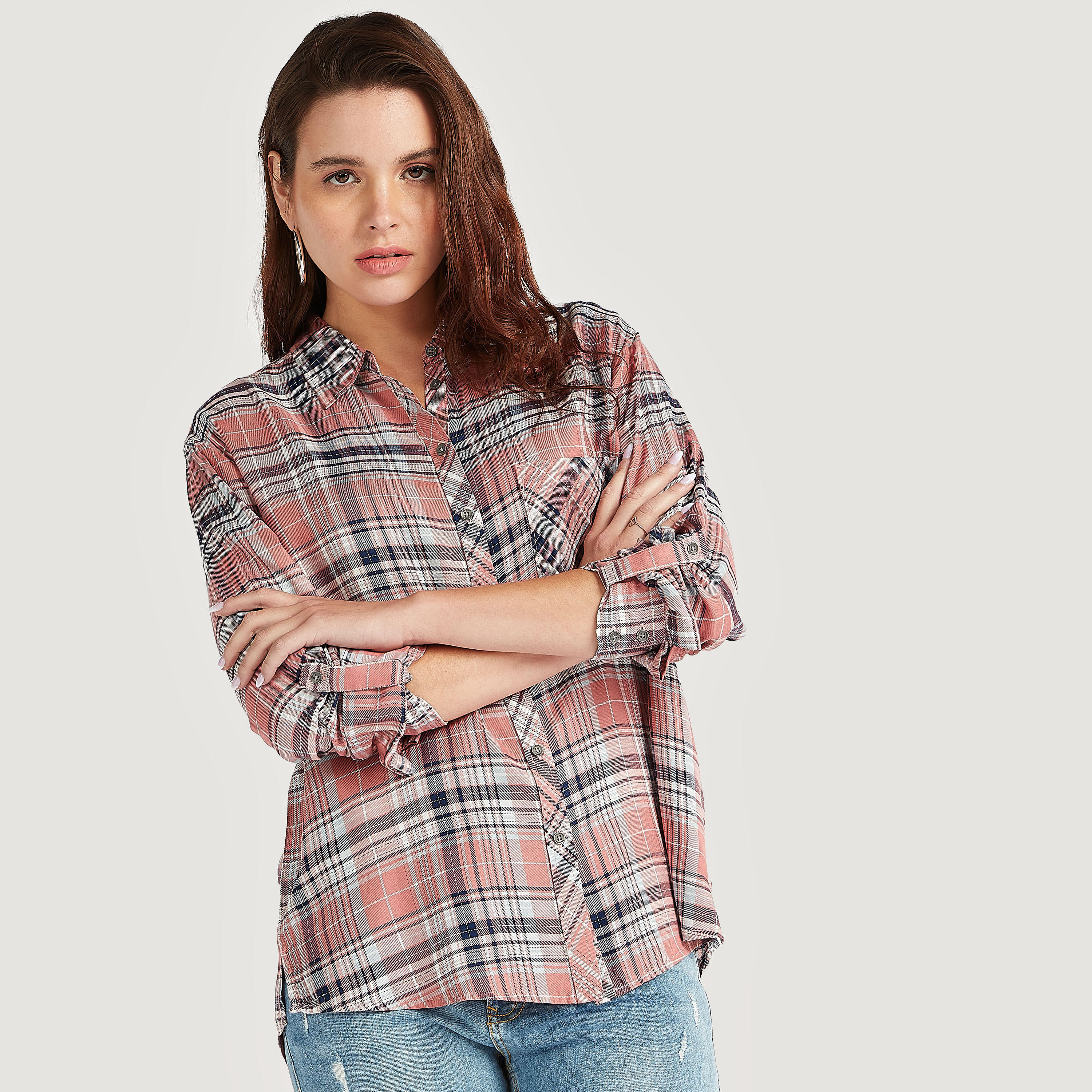 قميص بوي فريند كاروهات مع أكمام طويلة من لي كوبر-women-clothing-shirtsandblouses-shirts-image-1