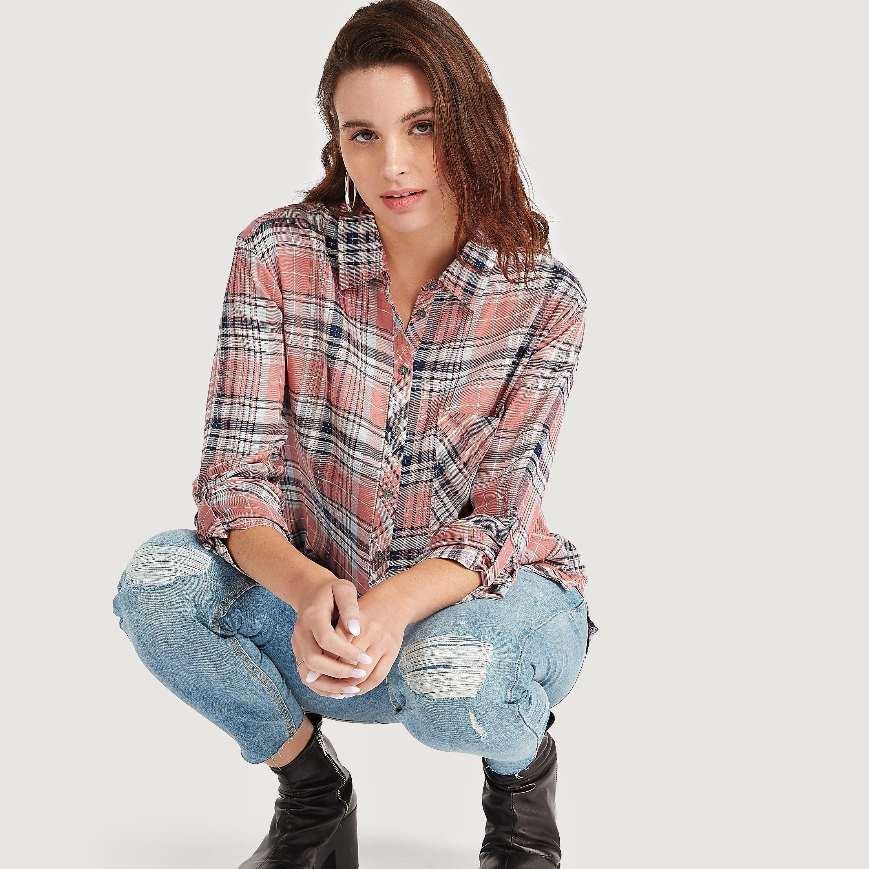 قميص بوي فريند كاروهات مع أكمام طويلة من لي كوبر-women-clothing-shirtsandblouses-shirts-image-6