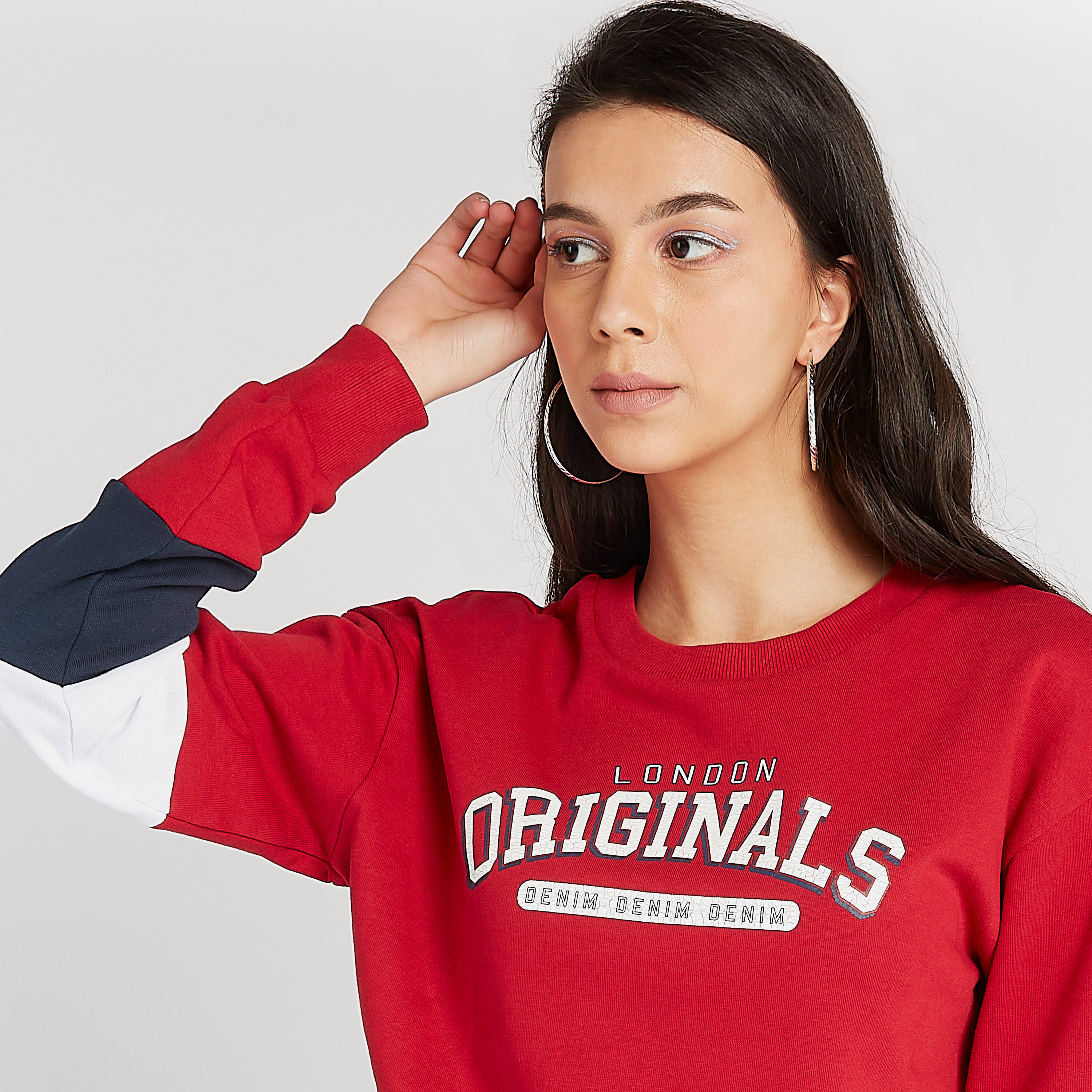 سويت شيرت مستدام بياقة ضيّقة وأكمام طويلة وطبعات من لي كوبر-women-winterwear-hoodiesandsweatshirts-sweatshirts-image-3
