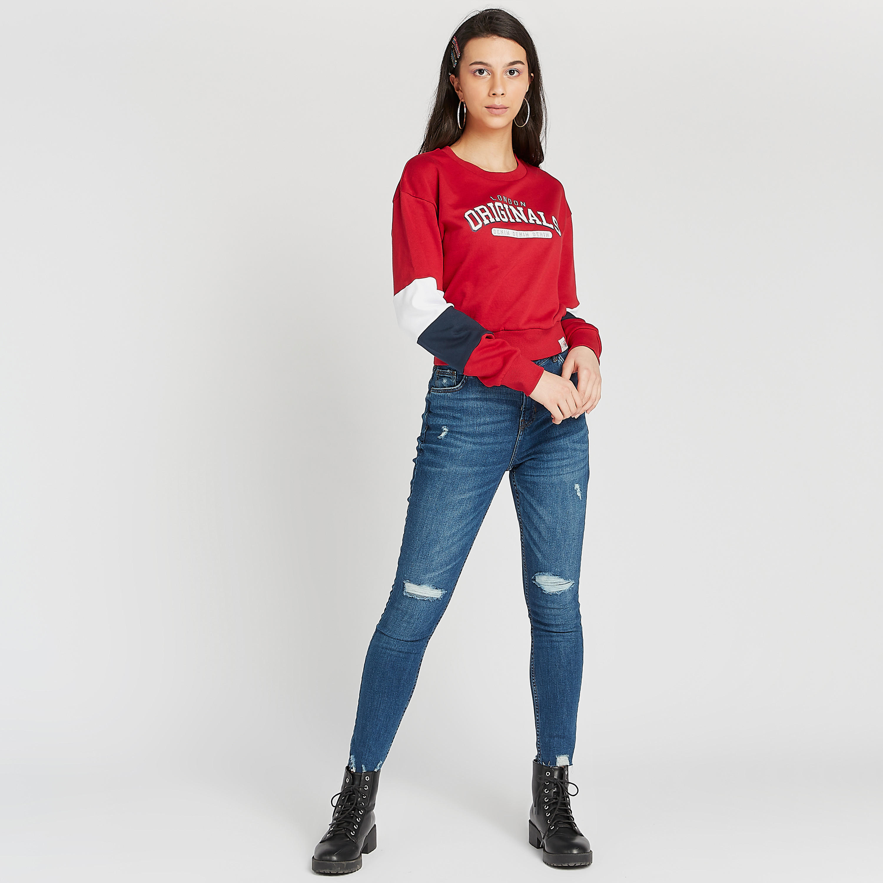سويت شيرت مستدام بياقة ضيّقة وأكمام طويلة وطبعات من لي كوبر-women-winterwear-hoodiesandsweatshirts-sweatshirts-image-5