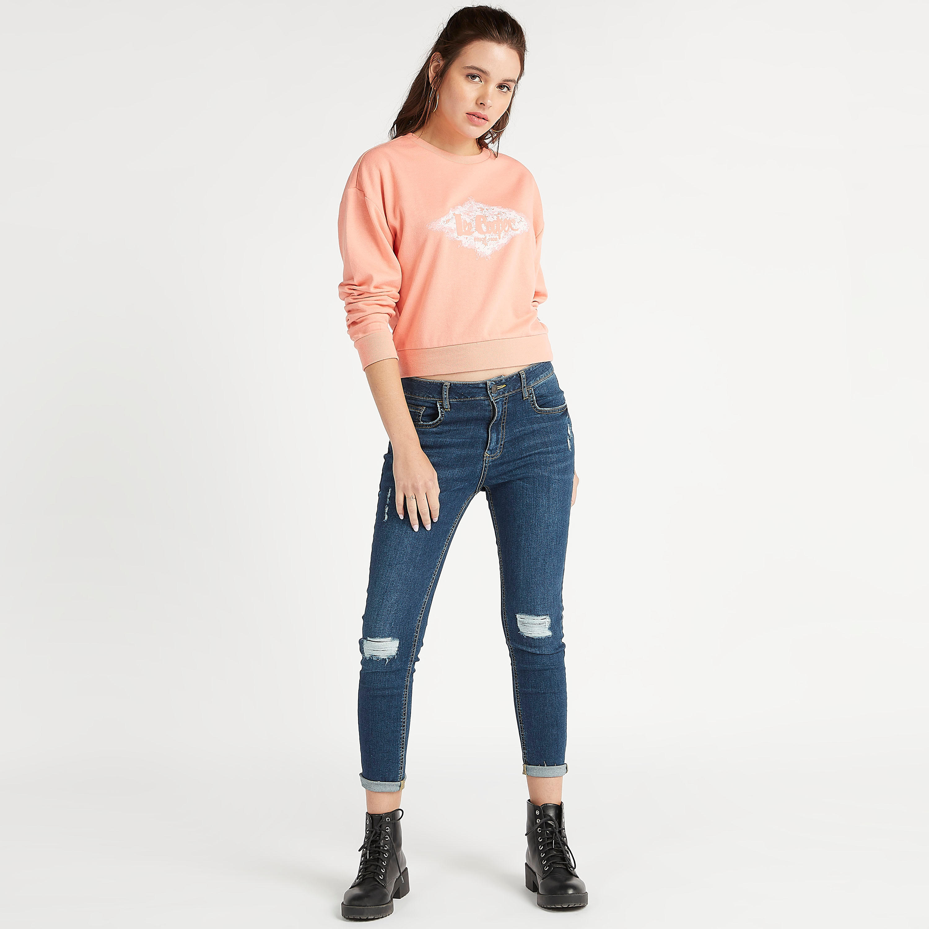 سويت شيرت مستدام بياقة ضيّقة وأكمام طويلة وطبعات من لي كوبر-women-winterwear-hoodiesandsweatshirts-sweatshirts-image-1