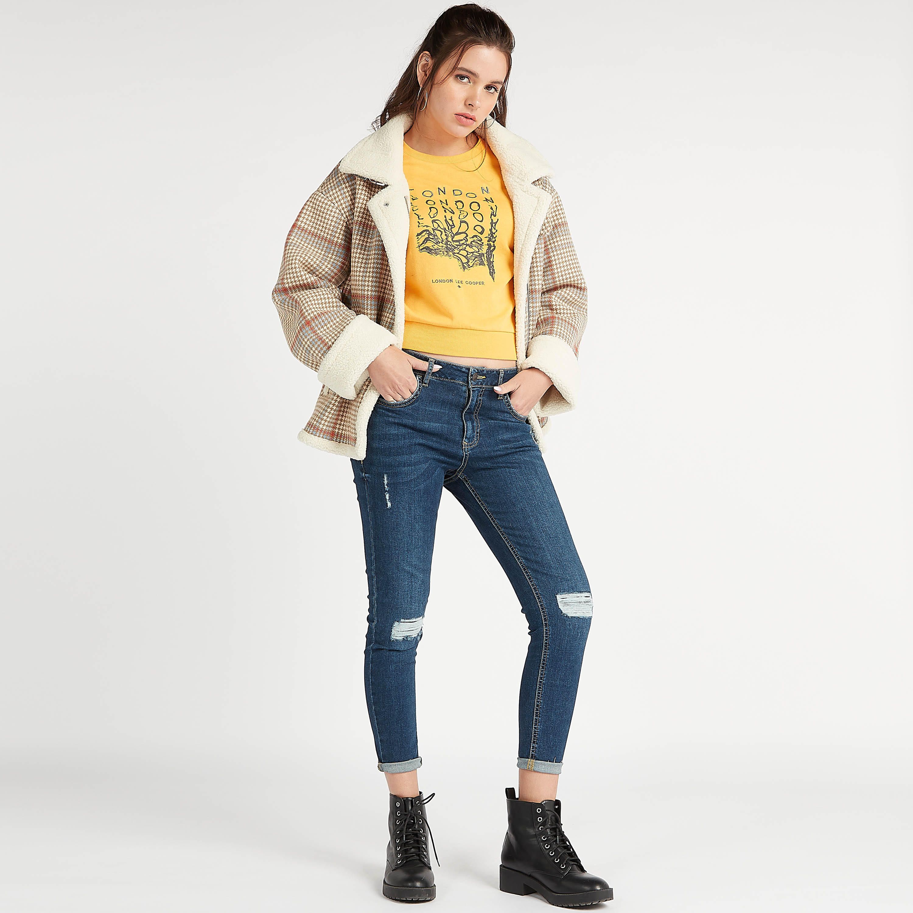 سويت شيرت مستدام بياقة ضيّقة وأكمام طويلة وطبعات من لي كوبر-women-winterwear-hoodiesandsweatshirts-sweatshirts-image-2