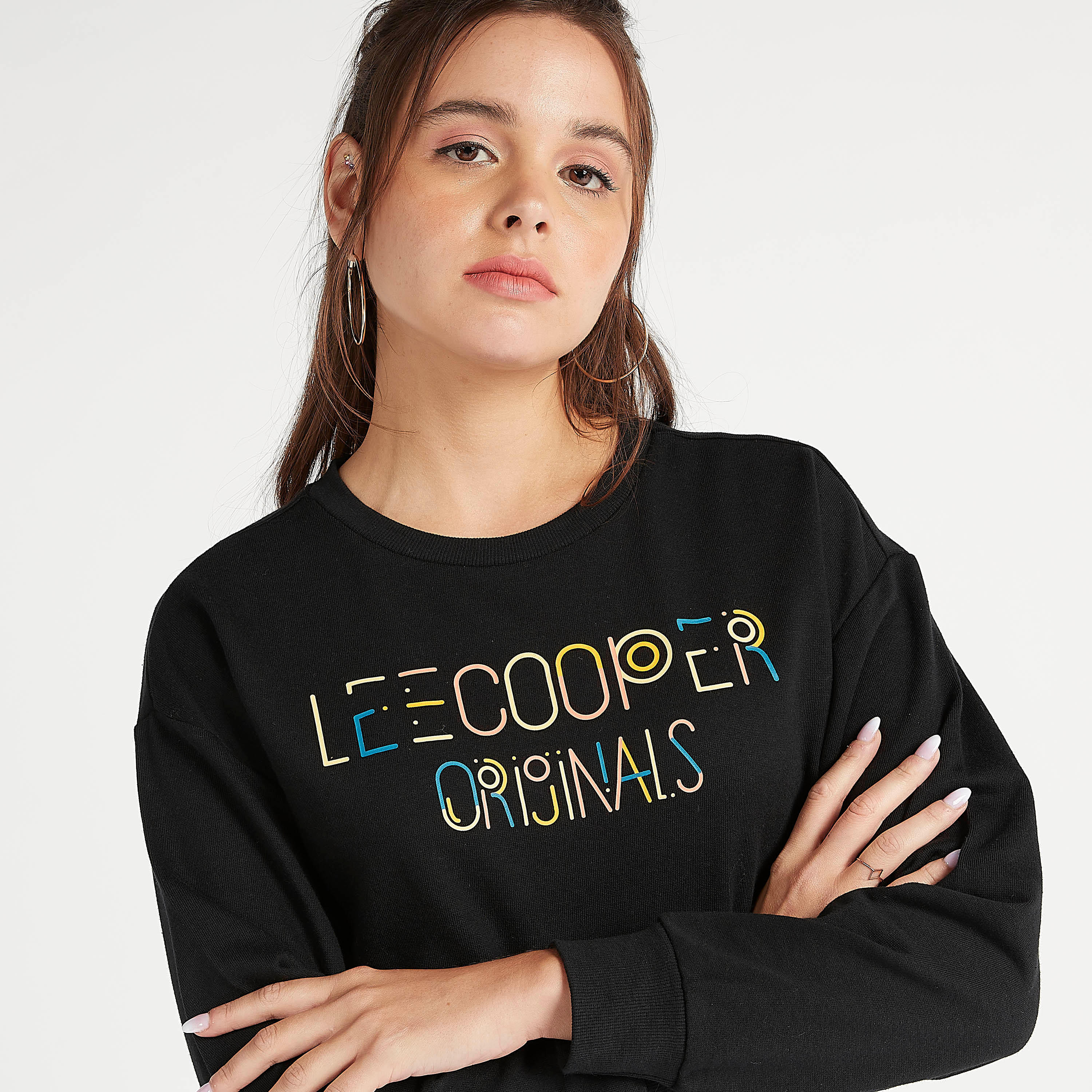 سويت شيرت مستدام بياقة ضيّقة وأكمام طويلة وطبعات من لي كوبر-women-winterwear-hoodiesandsweatshirts-sweatshirts-image-2