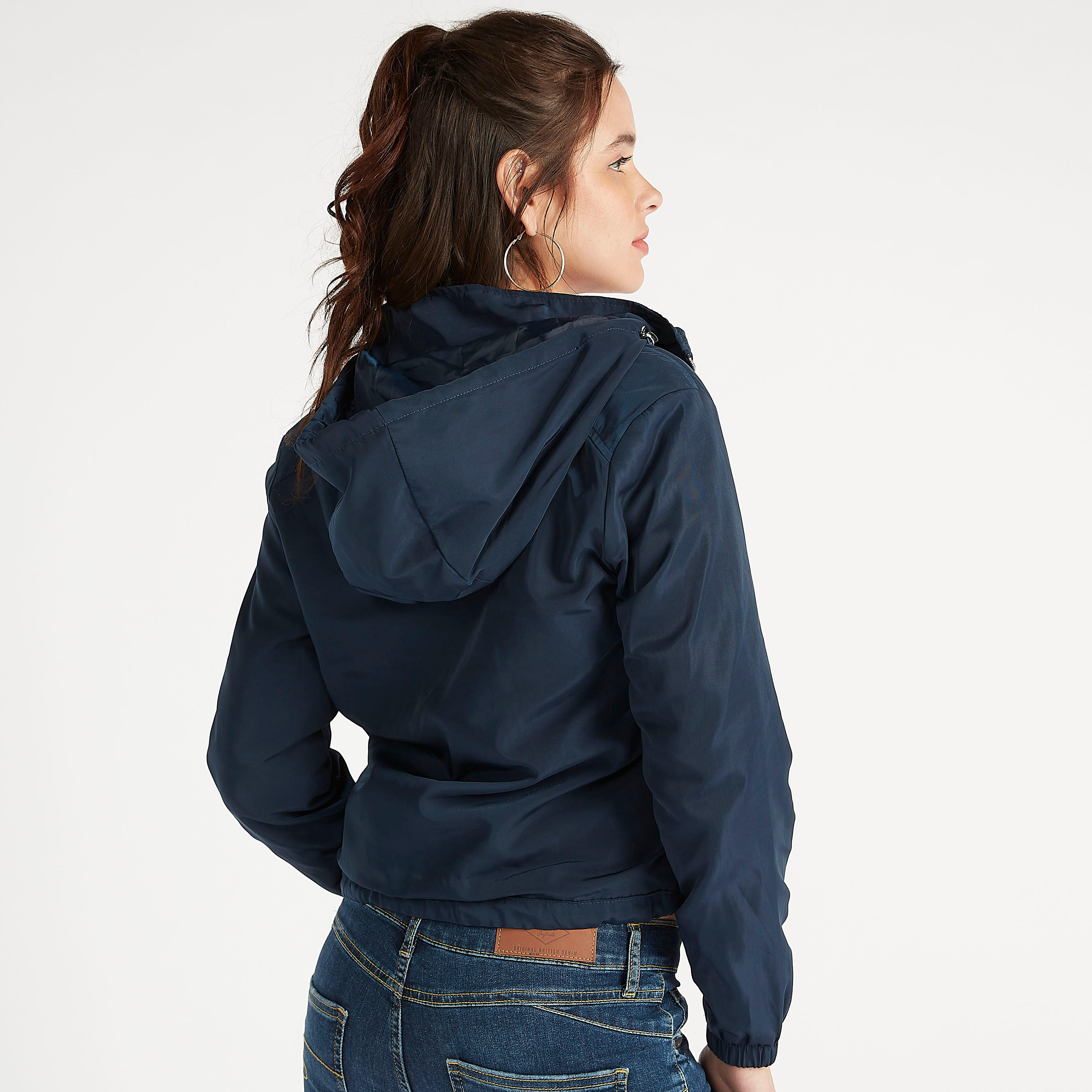 جاكيت بومبر سادة بسحّاب وأكمام طويلة وقبّعة من لي كوبر-women-winterwear-coatsandjackets-jackets-image-3