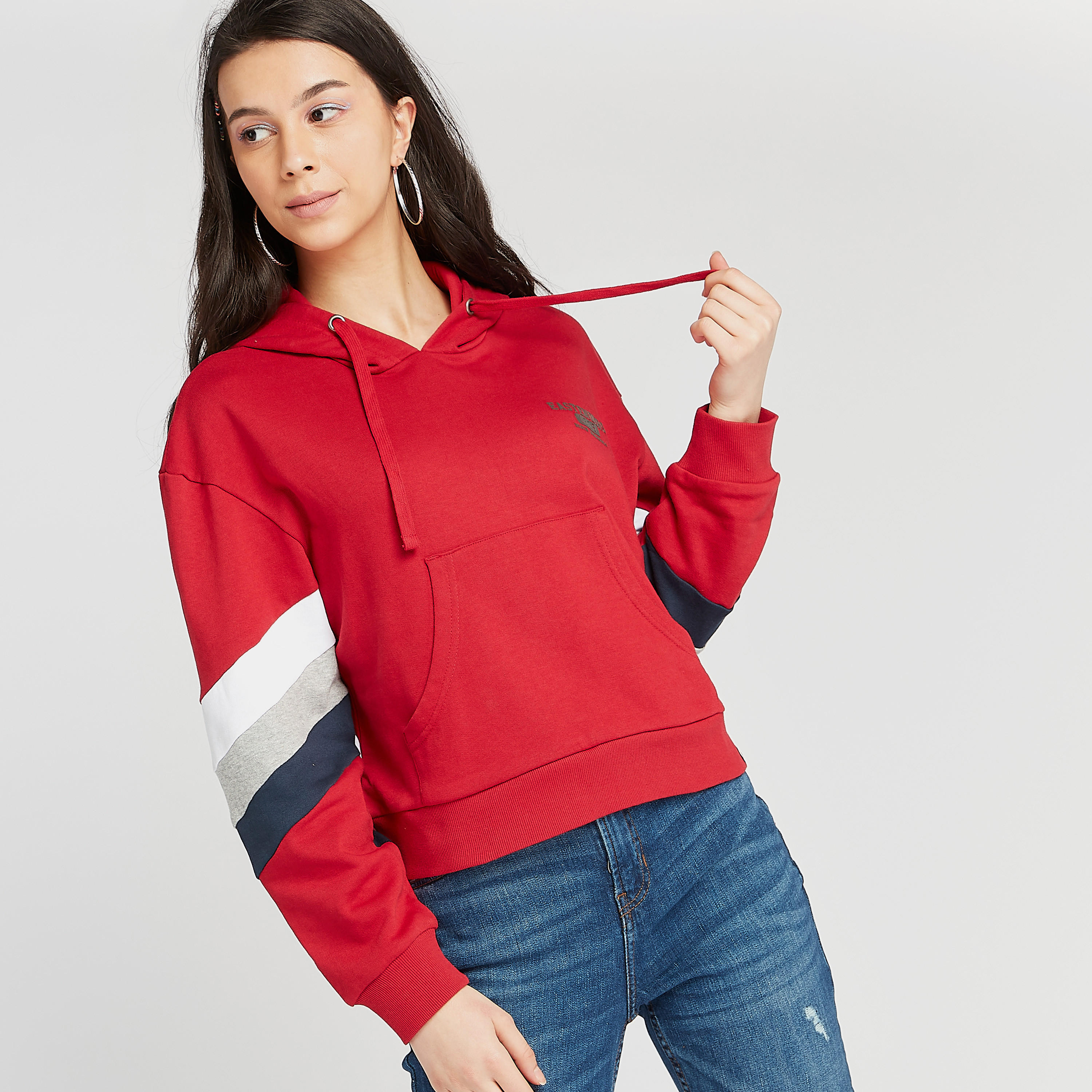 هودي مستدام بأكمام طويلة بتصاميم مغايرة من لي كوبر-women-winterwear-hoodiesandsweatshirts-hoodies-image-1