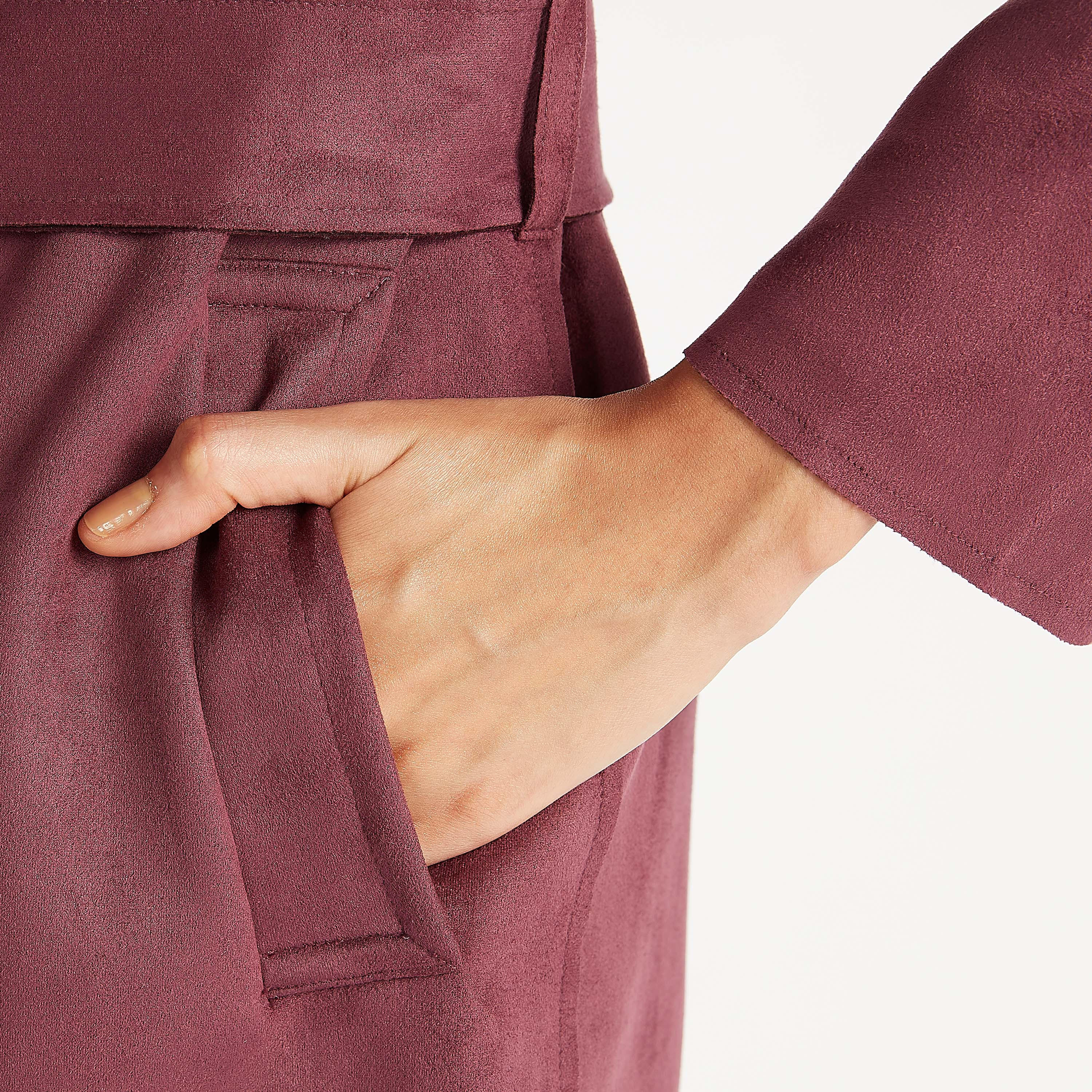 معطف مستدام سادة بياقة عادية وحزام من لي كوبر-women-clothing-coatsandjackets-coats-image-6