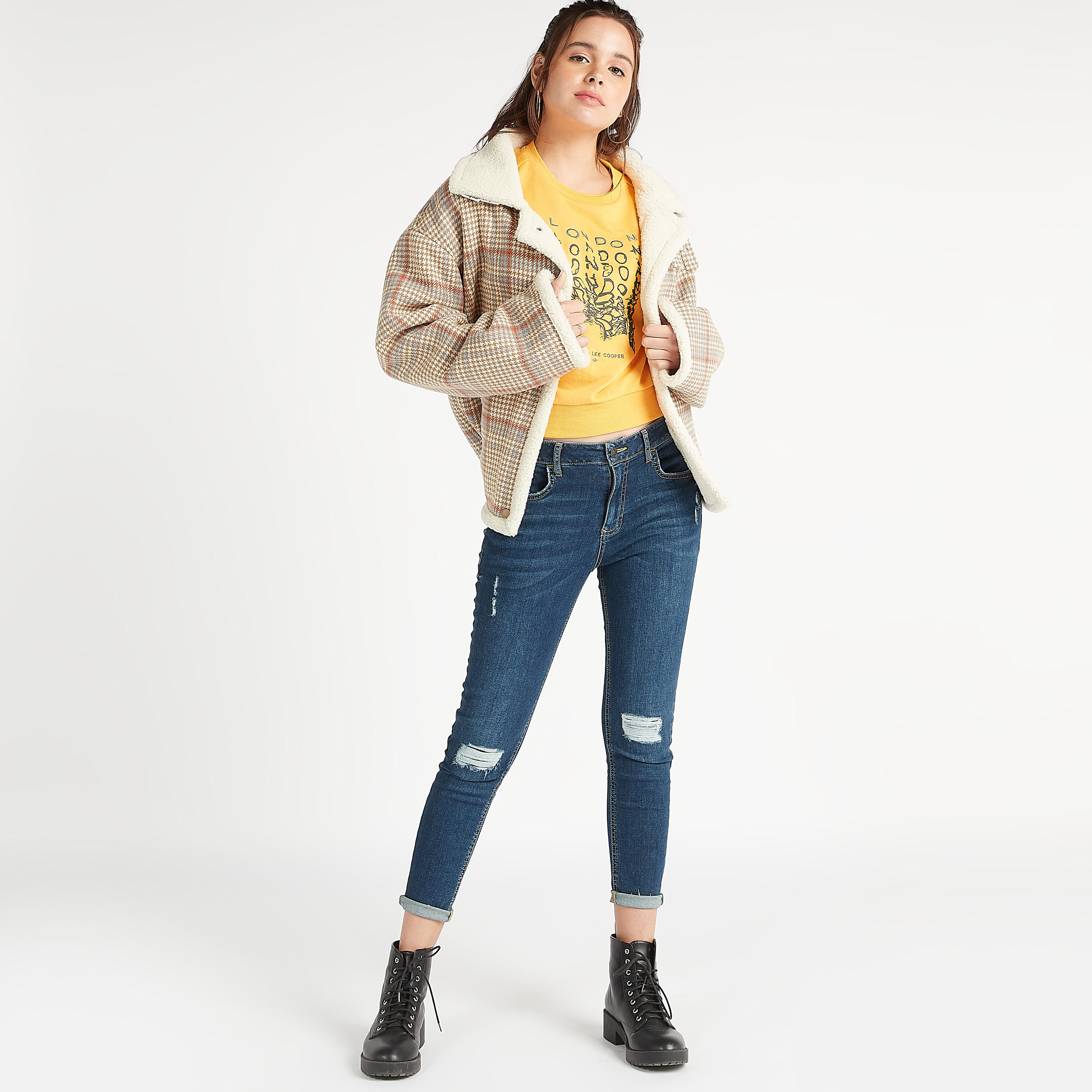 جاكيت باركا كاروهات بتفاصيل فرو مع جيوب من لي كوبر-women-winterwear-coatsandjackets-jackets-image-6