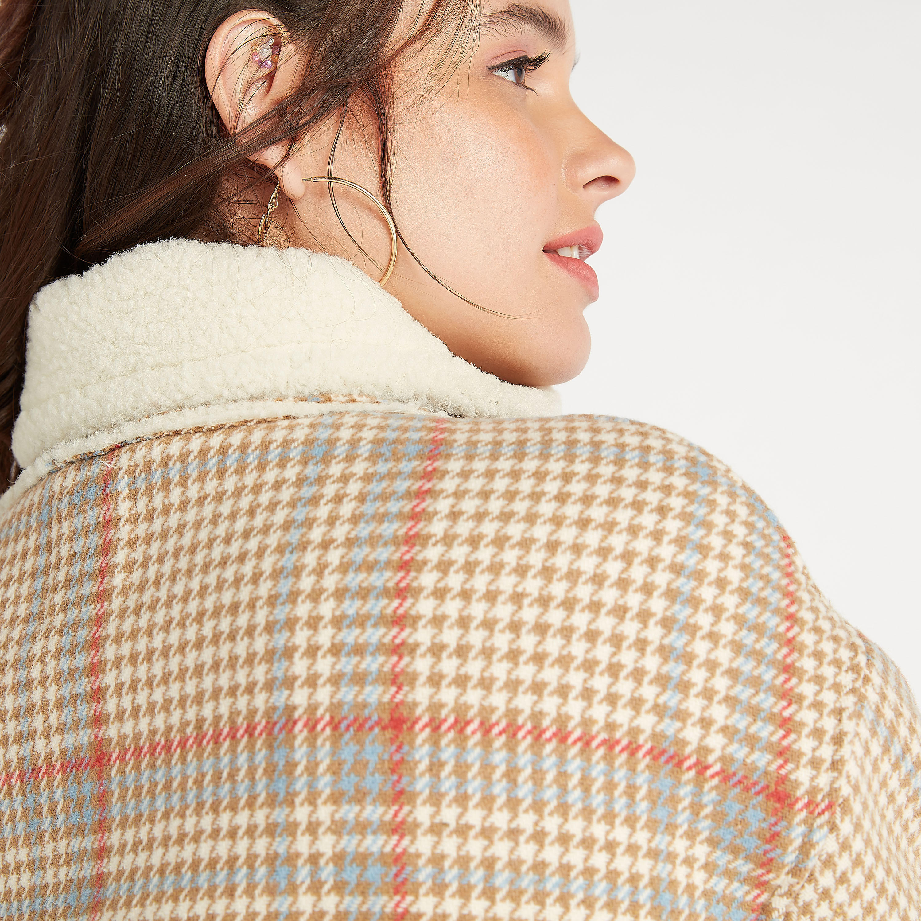 جاكيت باركا كاروهات بتفاصيل فرو مع جيوب من لي كوبر-women-winterwear-coatsandjackets-jackets-image-8