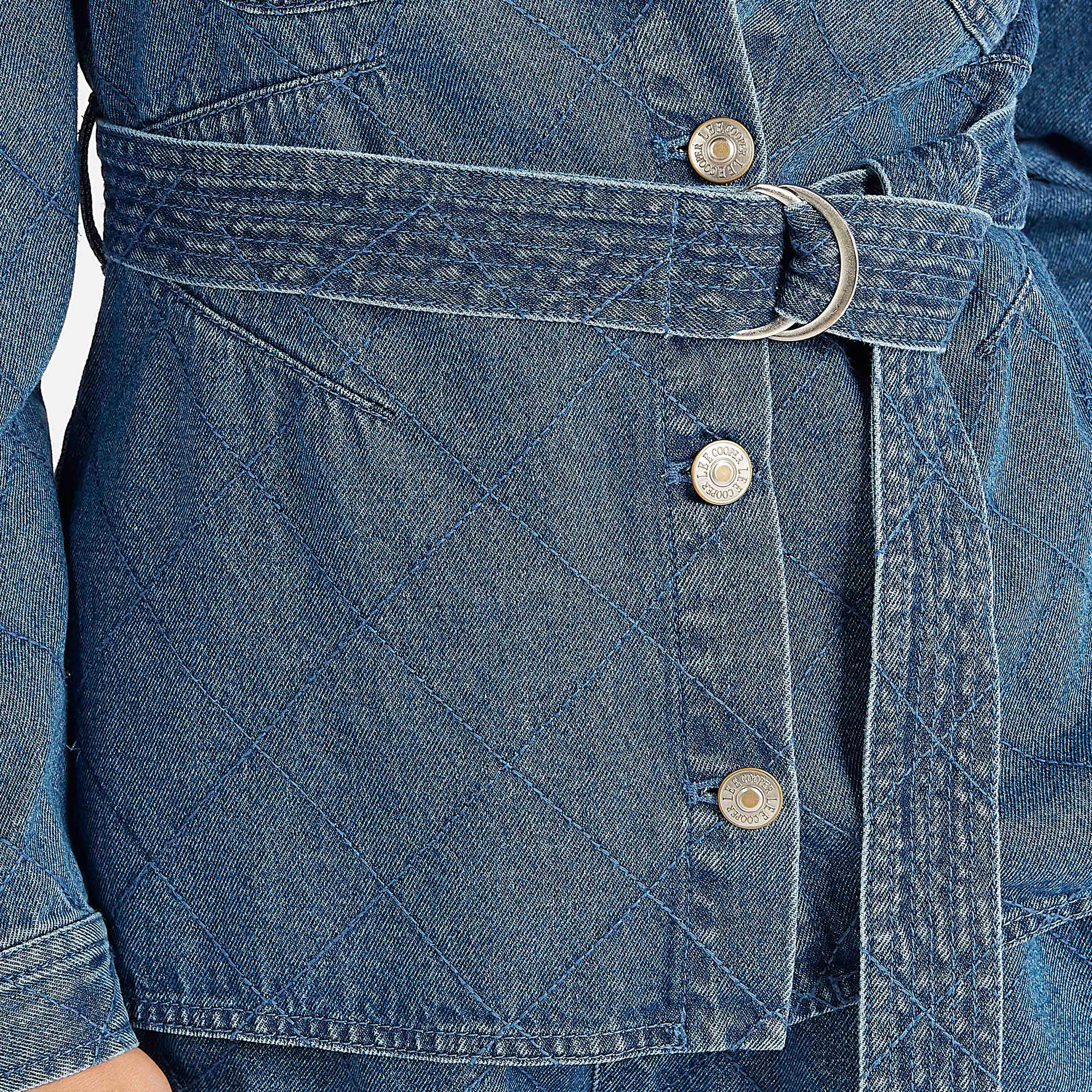 جاكيت مستدام دينم باز الملمس بياقة عادية وحزام من لي كوبر-women-winterwear-coatsandjackets-jackets-image-3